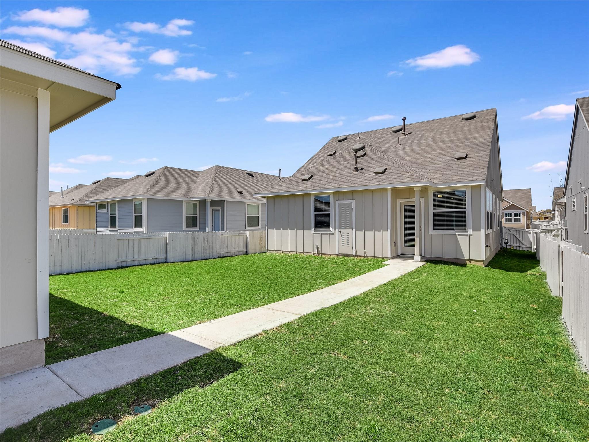 164 Fabion St, Kyle, TX 78640