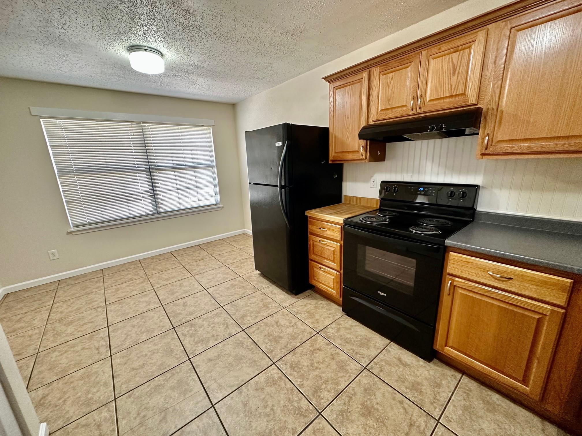 102 Lady Bird Ln, San Marcos, TX 78666