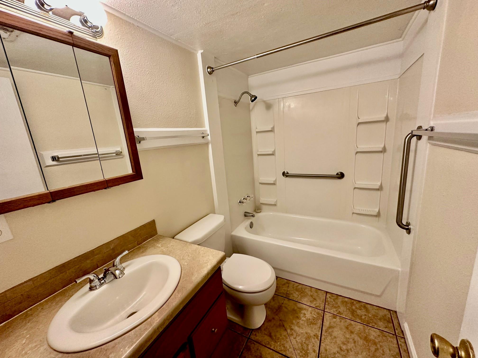 102 Lady Bird Ln, San Marcos, TX 78666