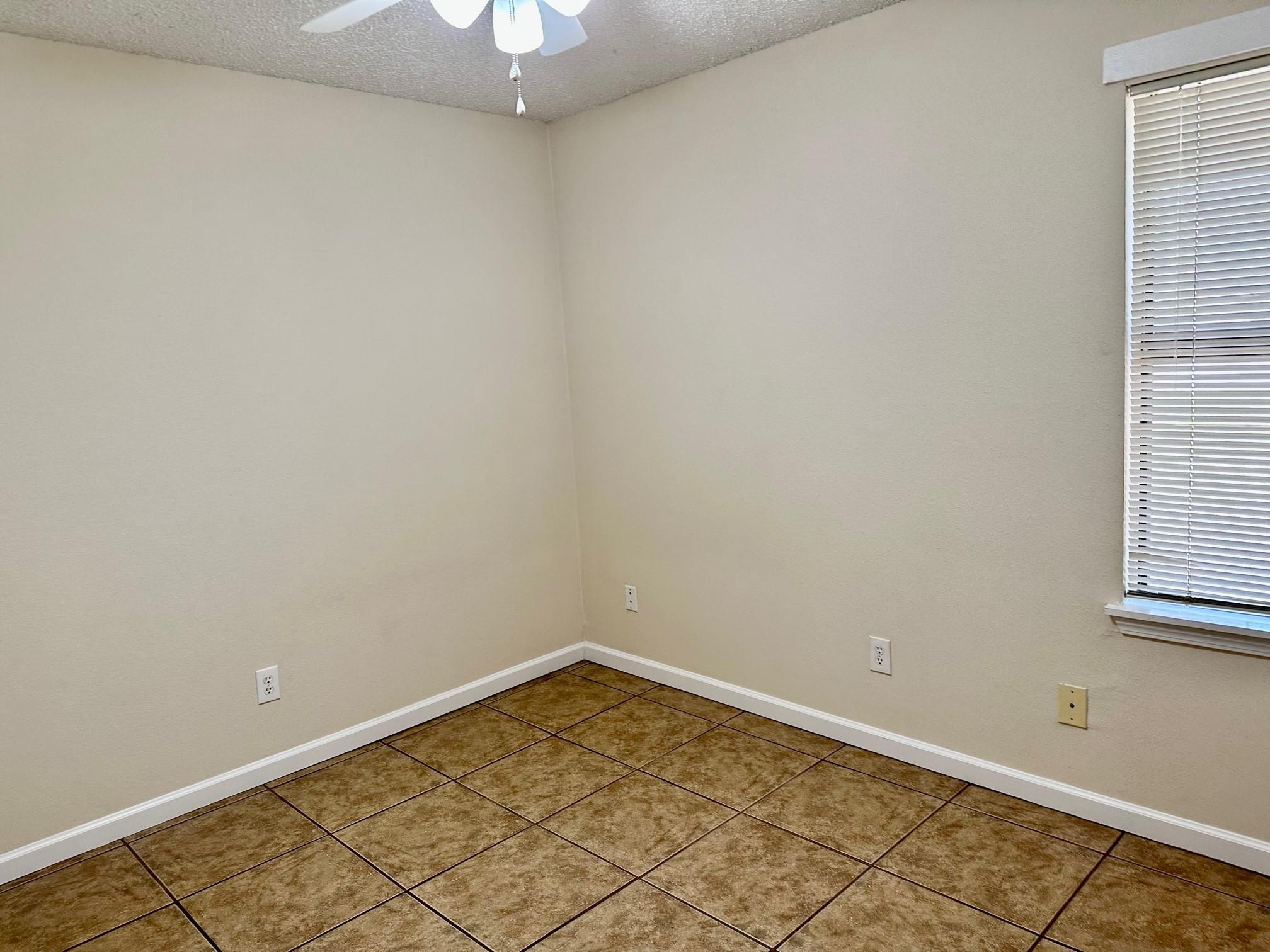 102 Lady Bird Ln, San Marcos, TX 78666