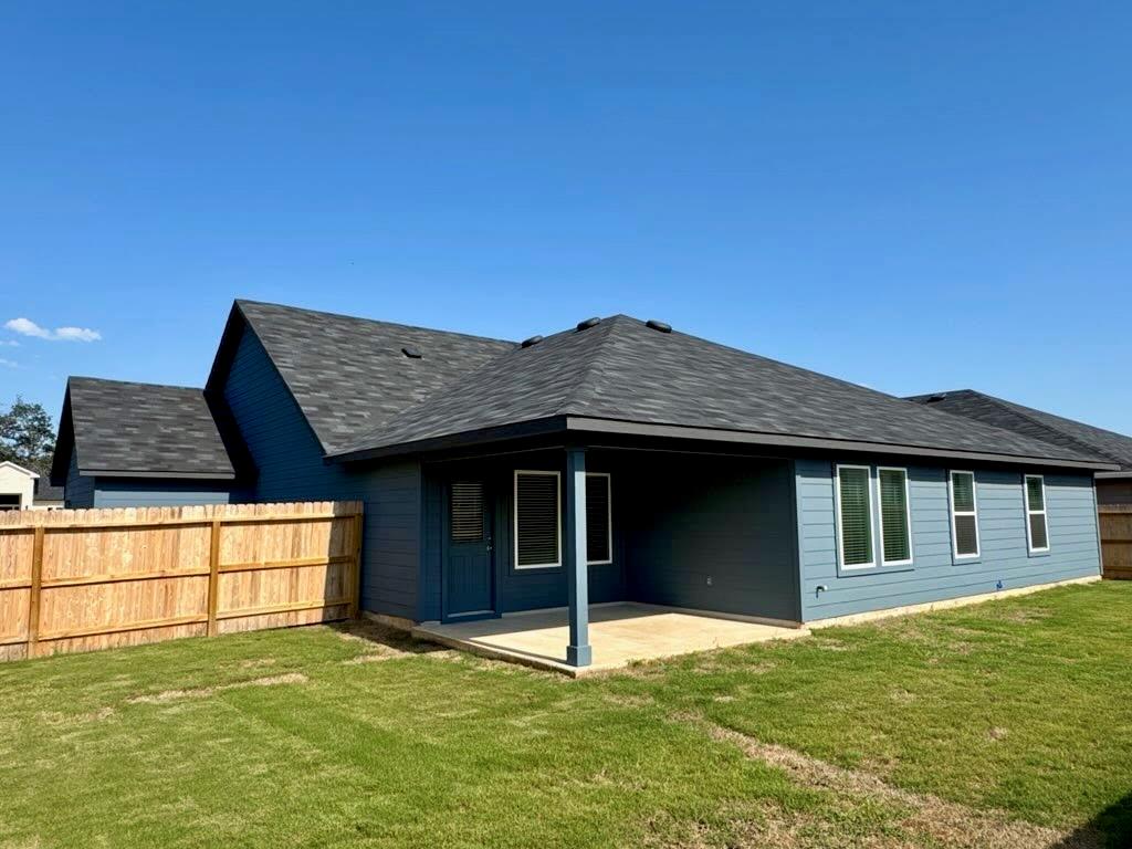 646 Grace Ln, Fredericksburg, TX 78624