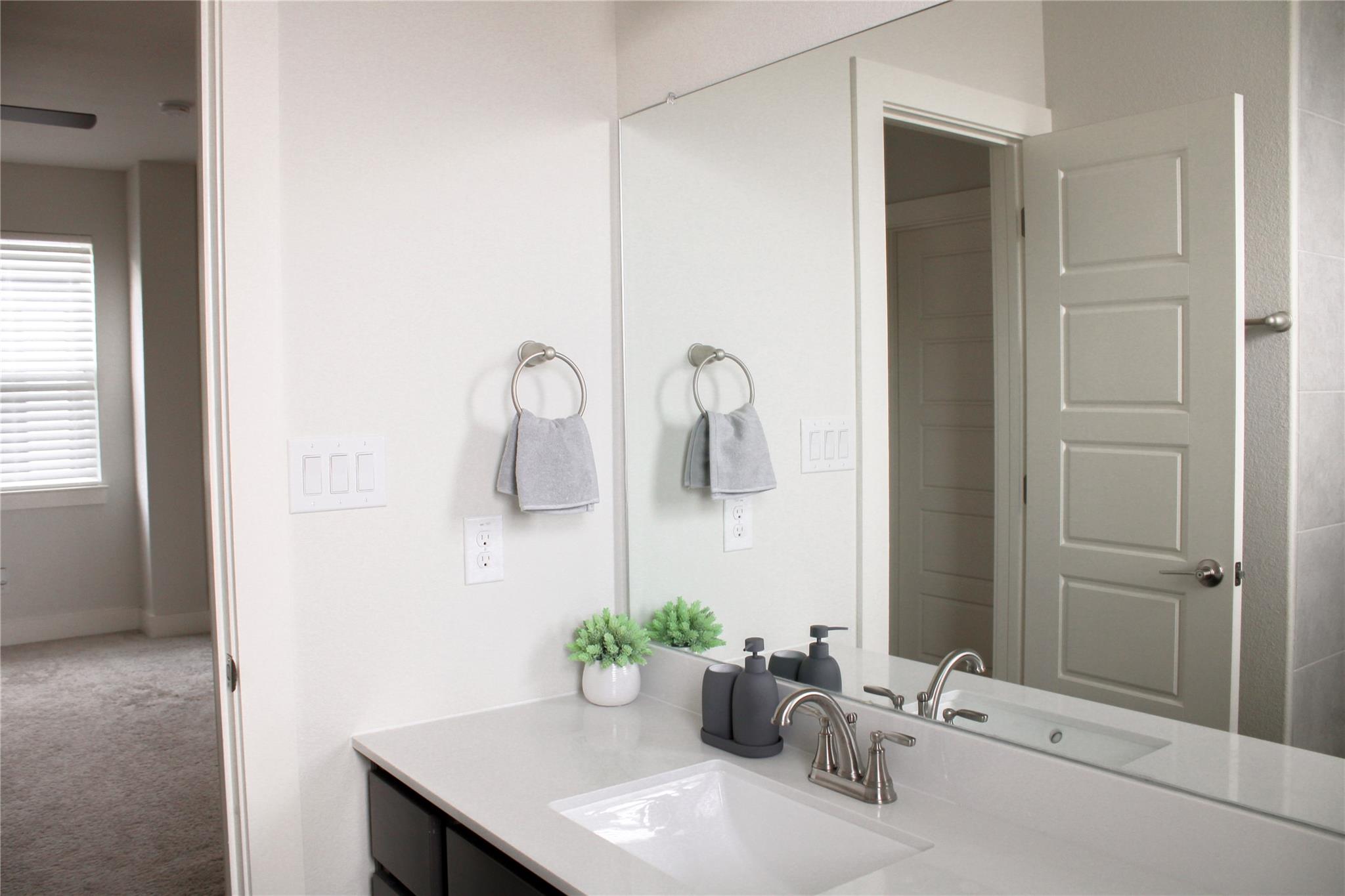 1007 Harwell Loop, Kyle, TX 78640