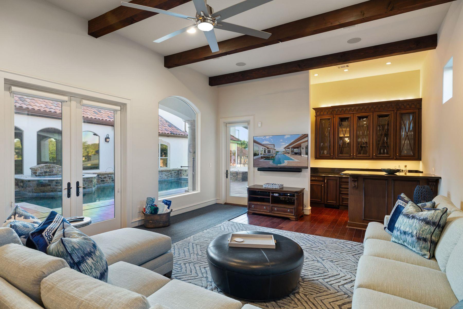 108 Wennmohs Pl, Horseshoe Bay, TX 78657