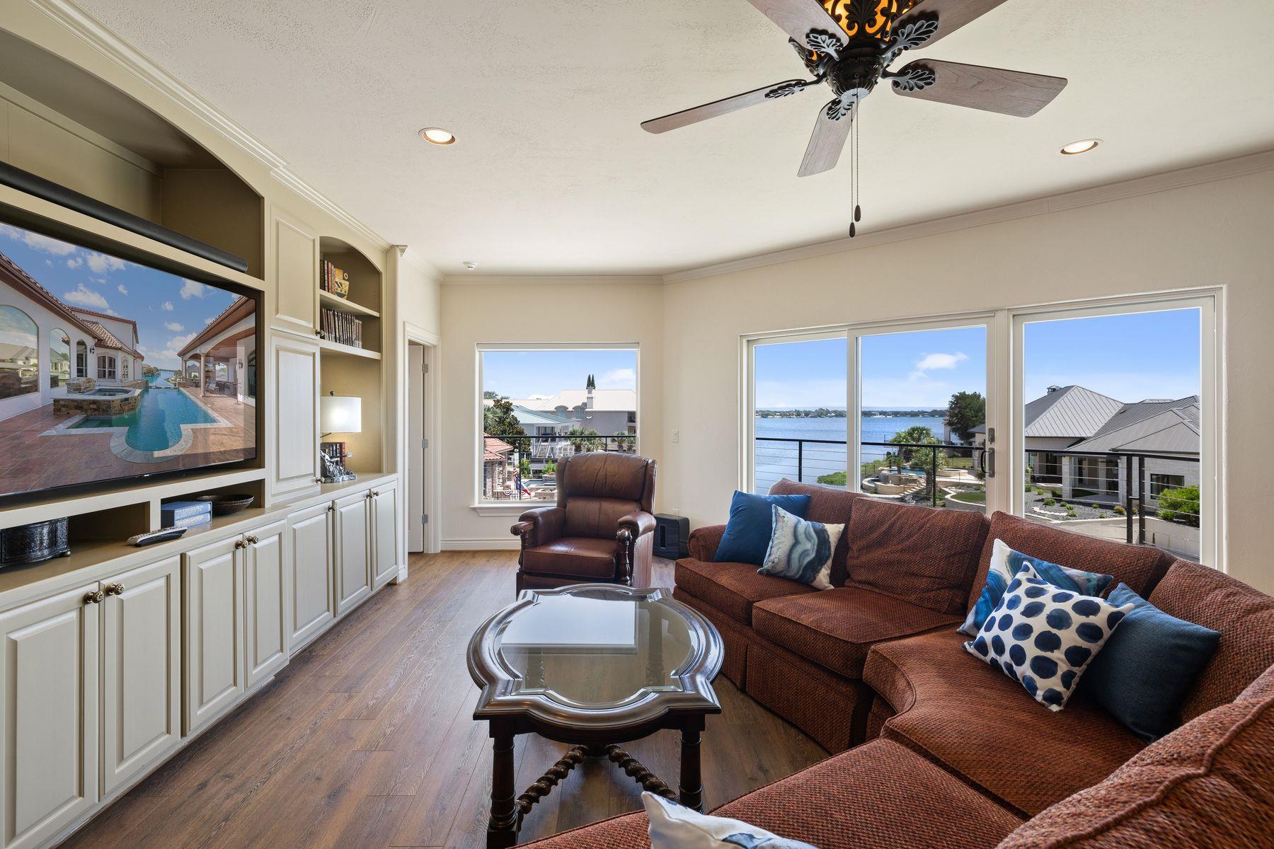 108 Wennmohs Pl, Horseshoe Bay, TX 78657