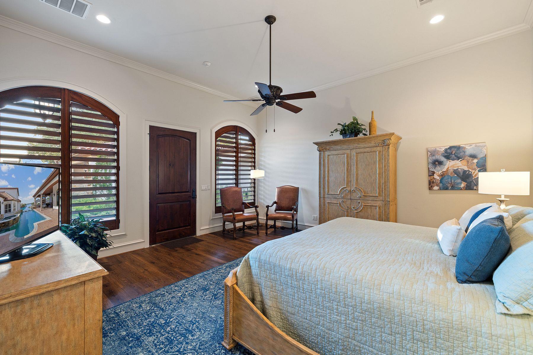 108 Wennmohs Pl, Horseshoe Bay, TX 78657