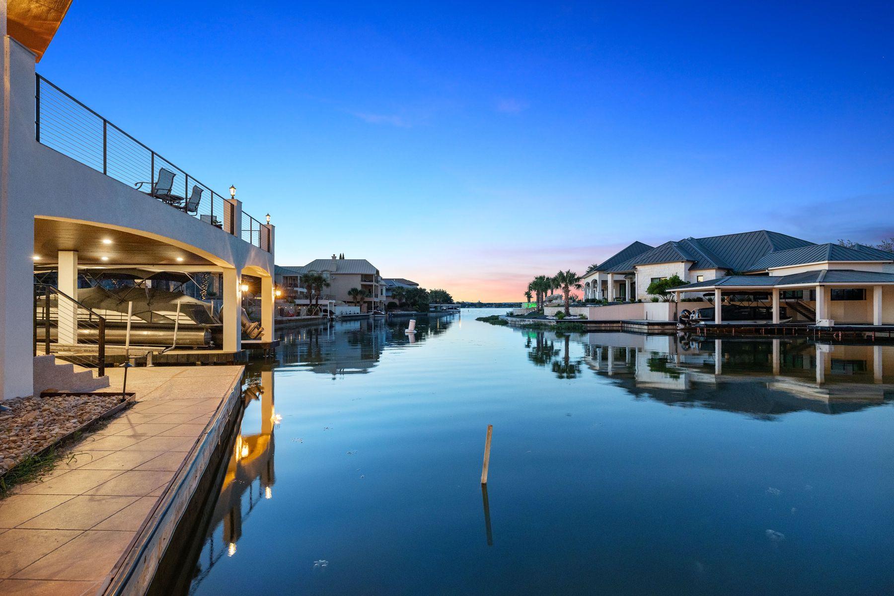 108 Wennmohs Pl, Horseshoe Bay, TX 78657