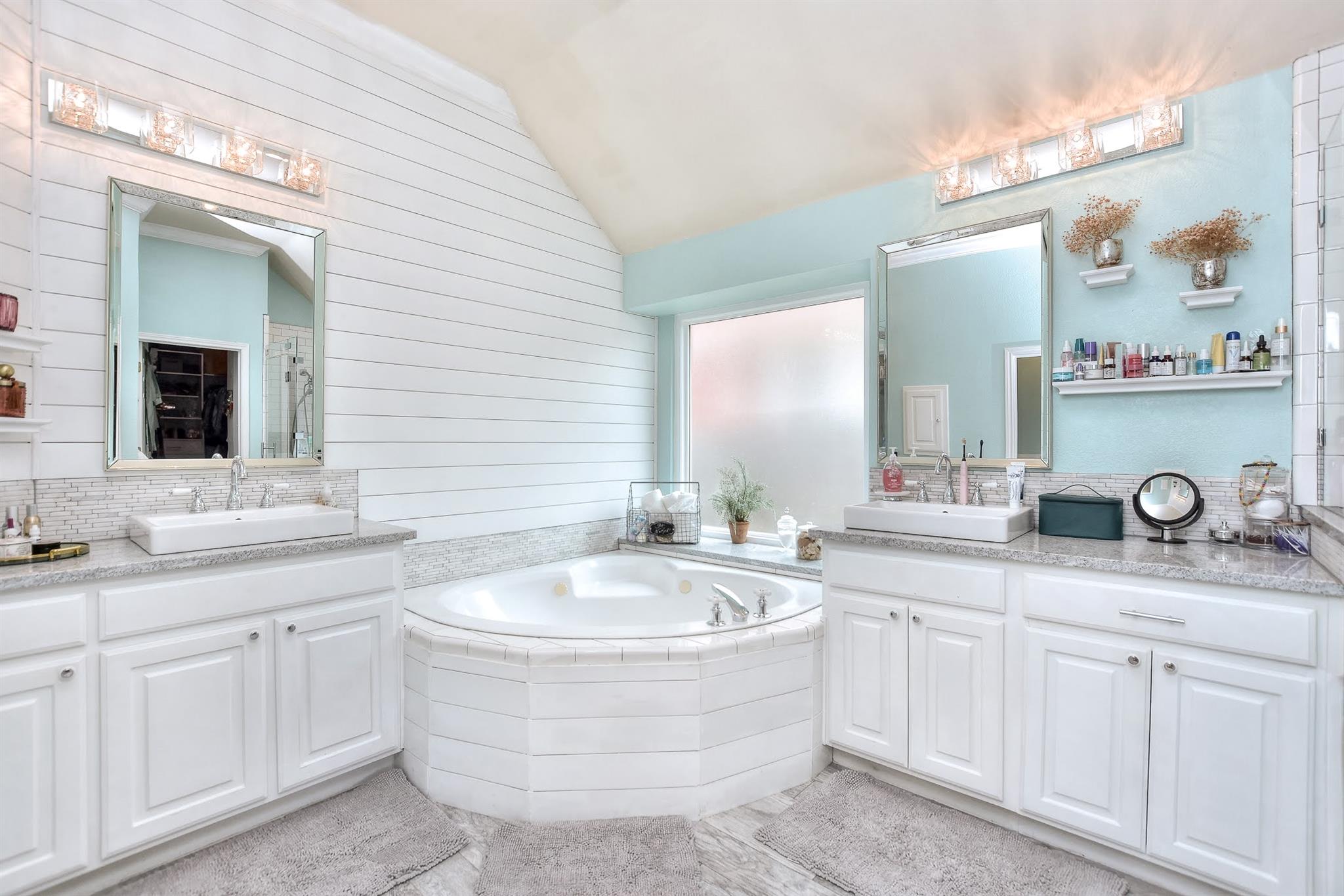 111 Green Grv, Georgetown, TX 78633