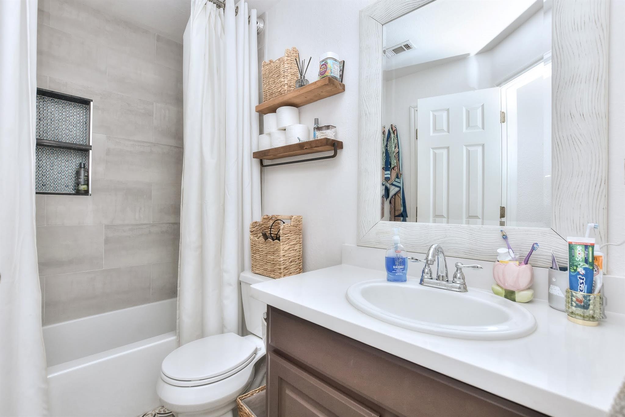 111 Green Grv, Georgetown, TX 78633