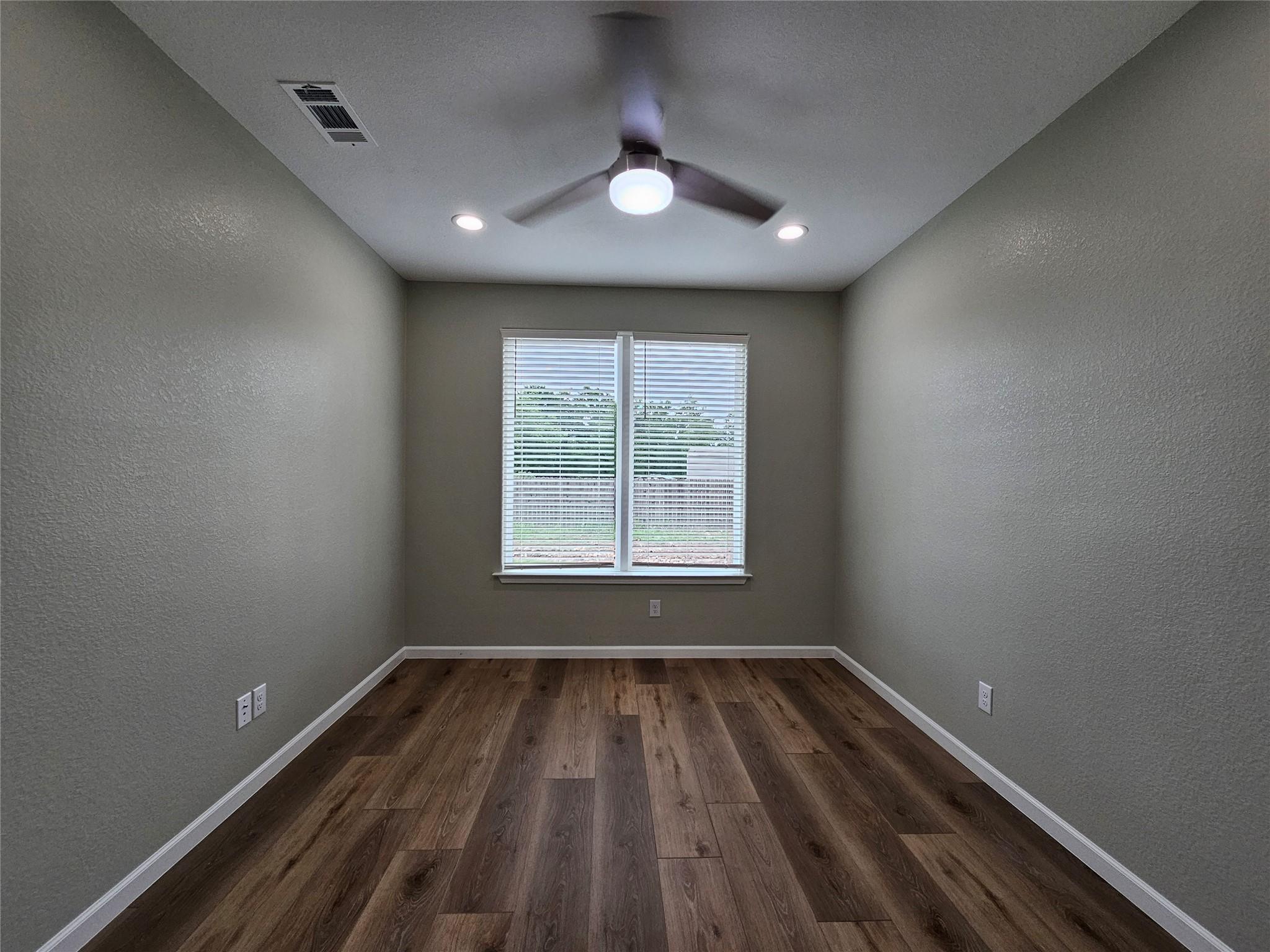 169 Chickasaw, Smithville, TX 78957