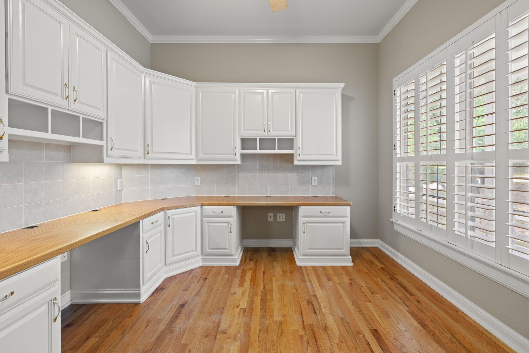 4921 Creek Meadow Cv, Spicewood, TX 78669