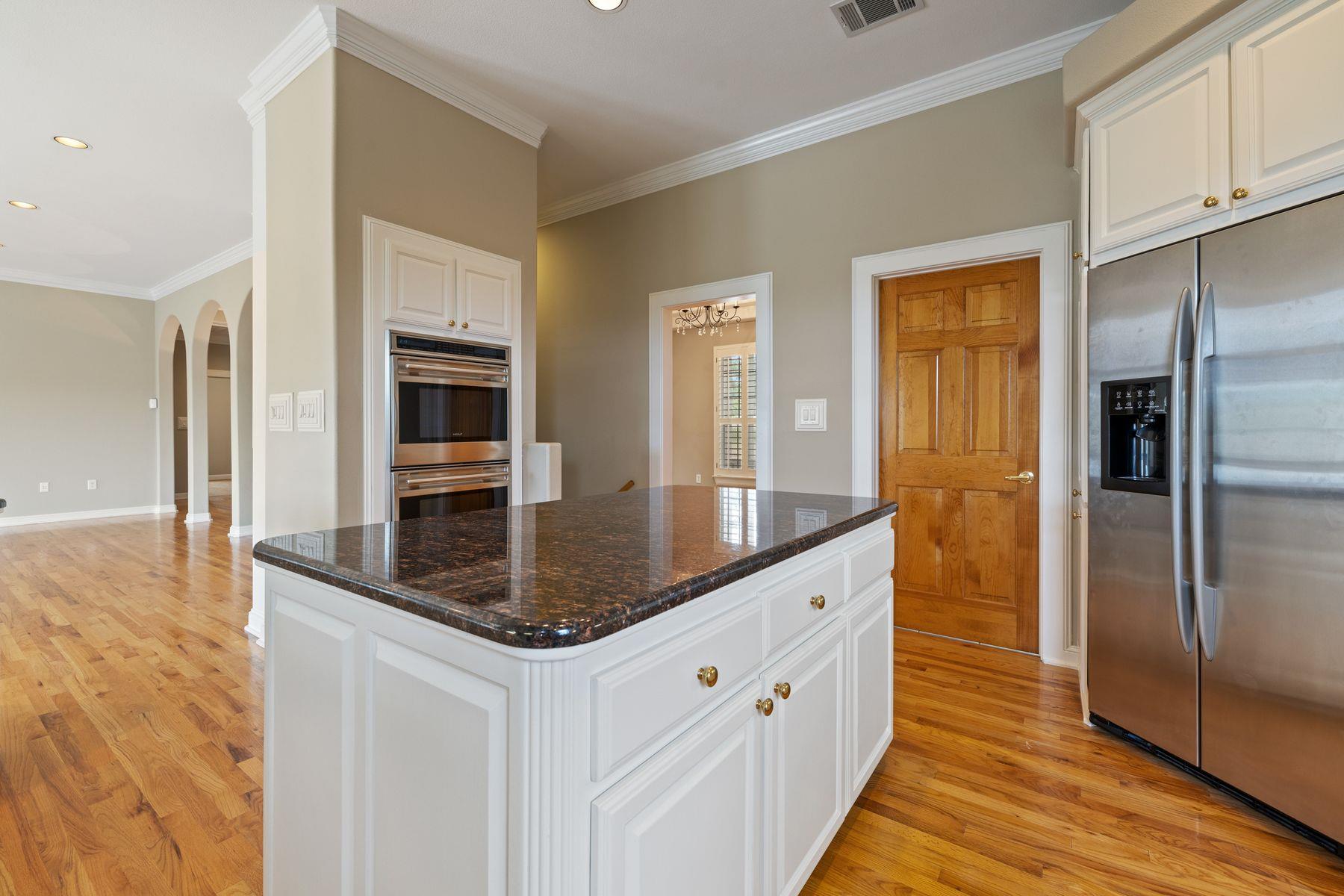 4921 Creek Meadow Cv, Spicewood, TX 78669