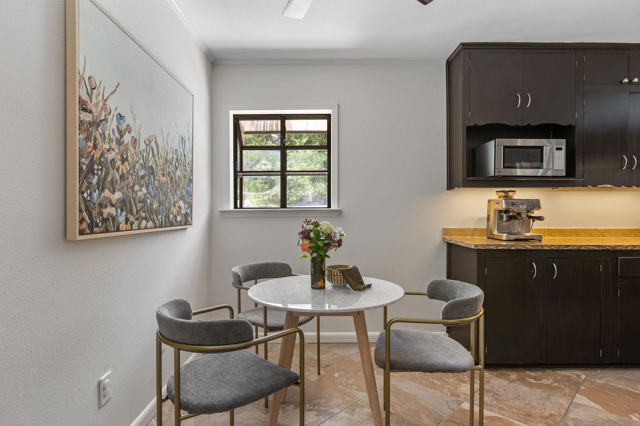 2406 Elmglen Dr, Austin, TX 78704