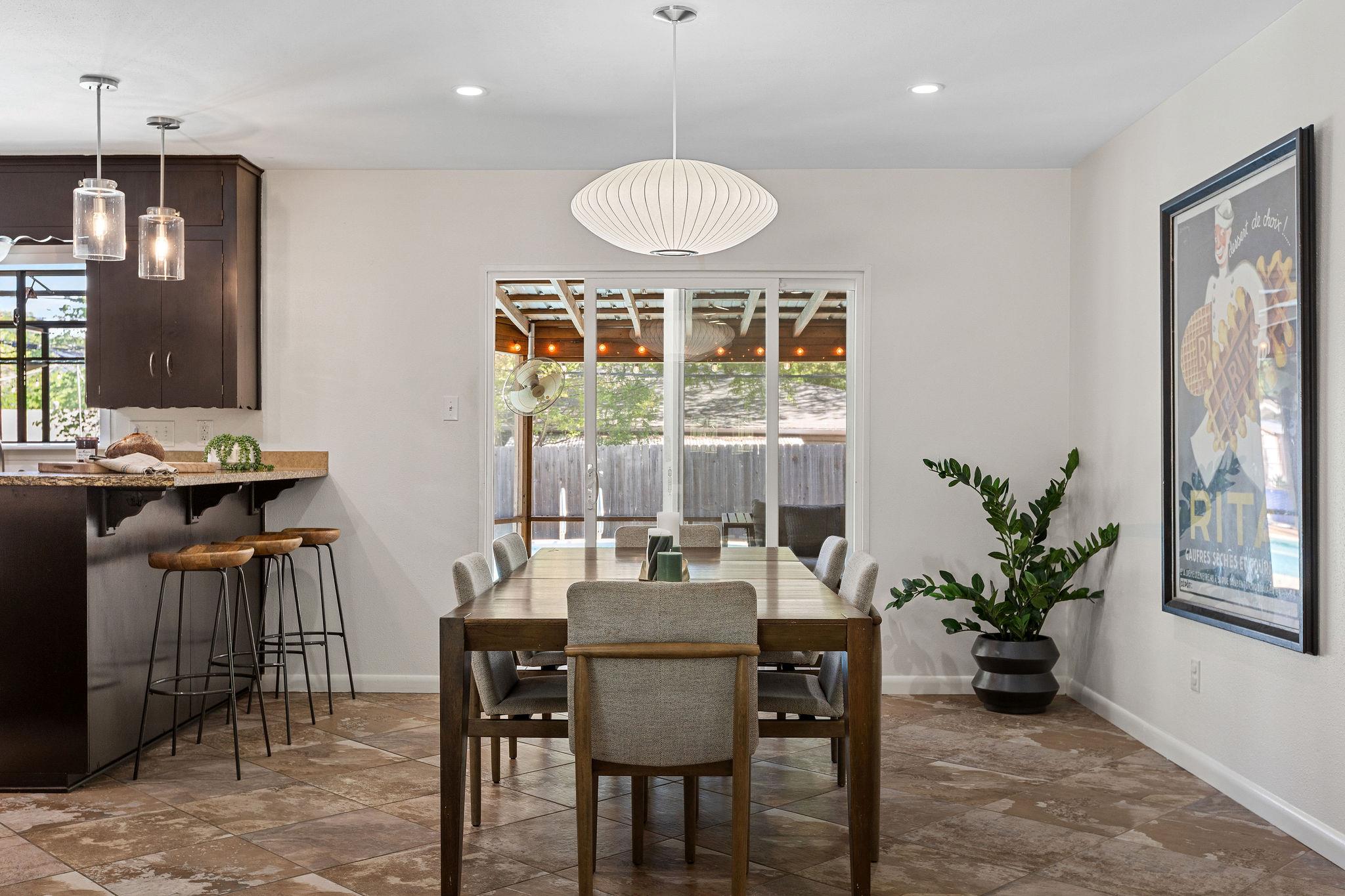 2406 Elmglen Dr, Austin, TX 78704