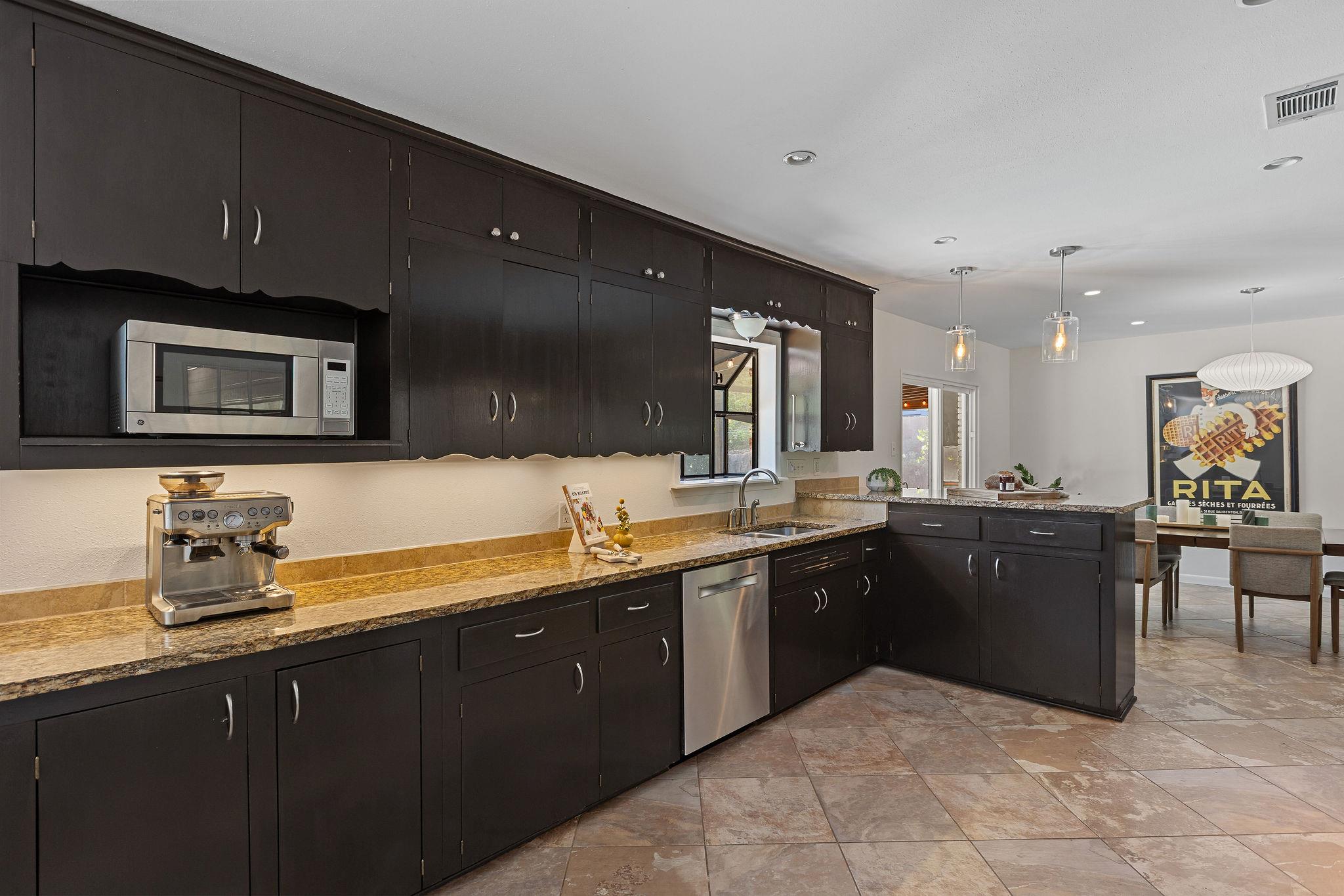 2406 Elmglen Dr, Austin, TX 78704