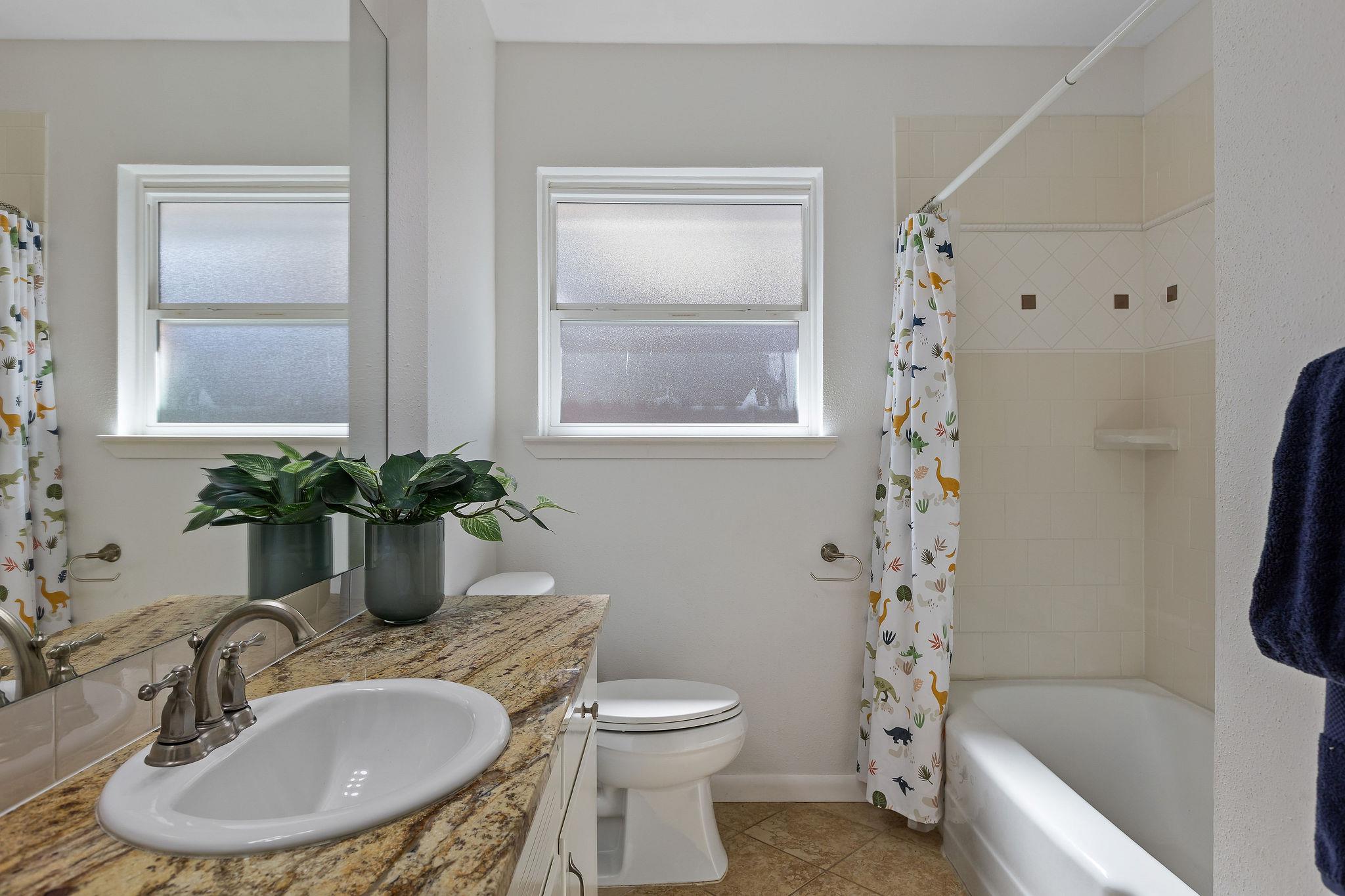 2406 Elmglen Dr, Austin, TX 78704