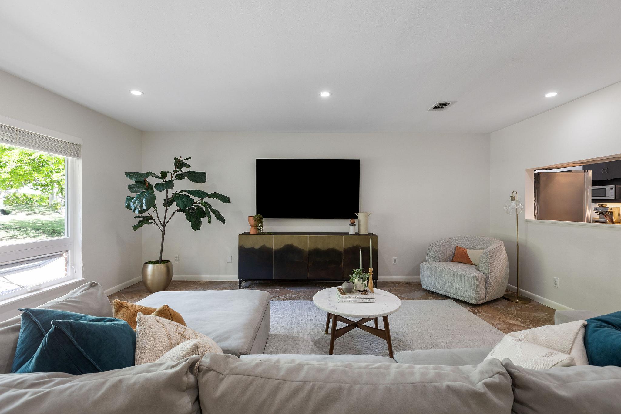 2406 Elmglen Dr, Austin, TX 78704