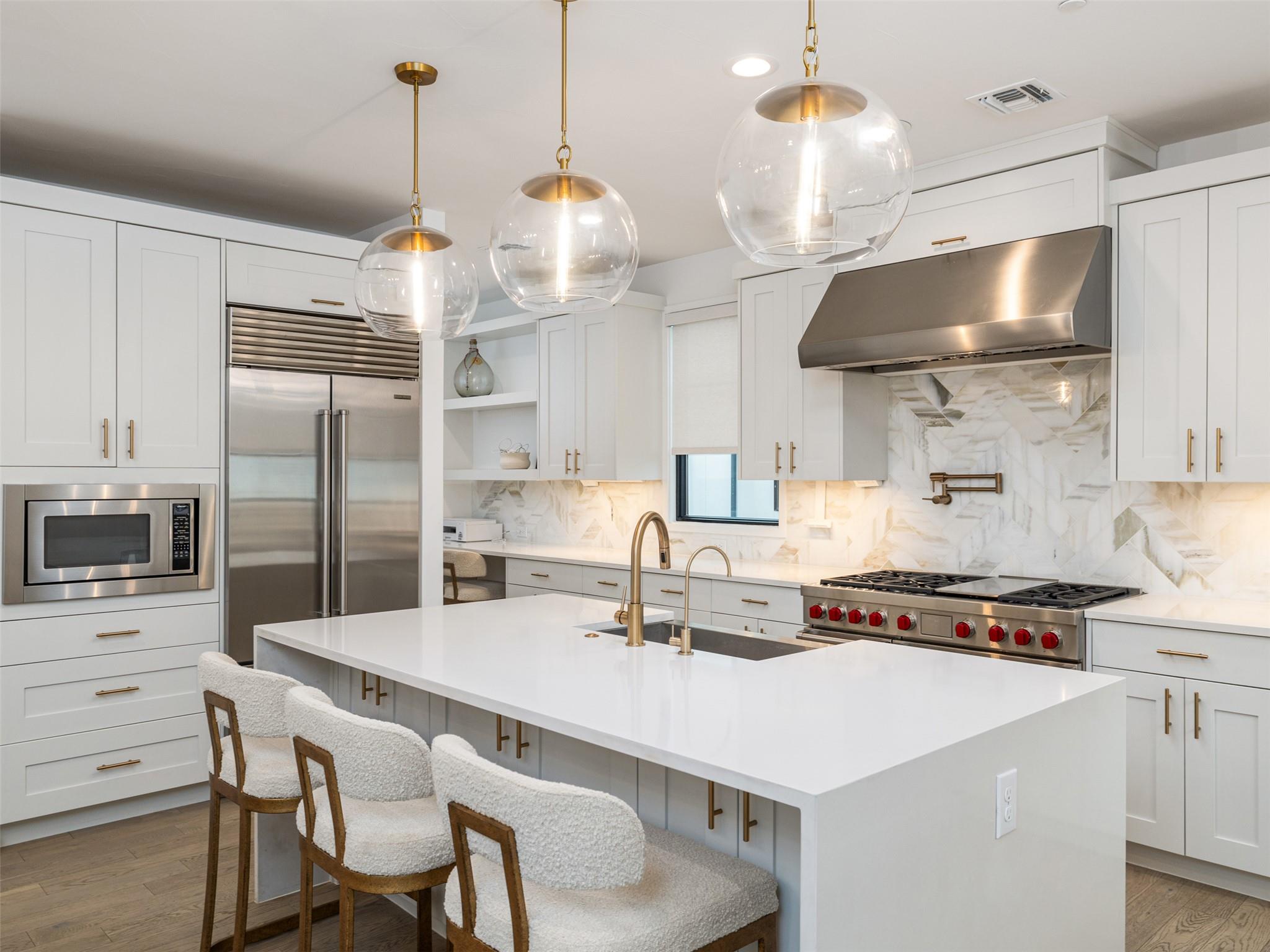 800 Emilia Ct, Austin, TX 78746