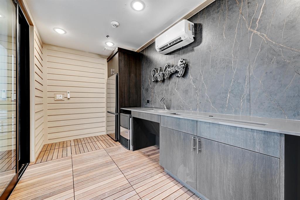 4801 Springdale Dr # 2010, Austin, TX 78723