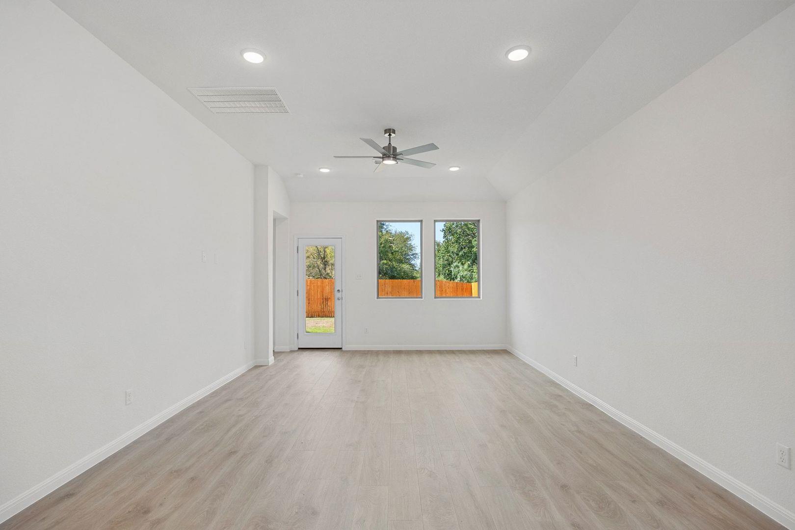 170 Hornet St, Elgin, TX 78621