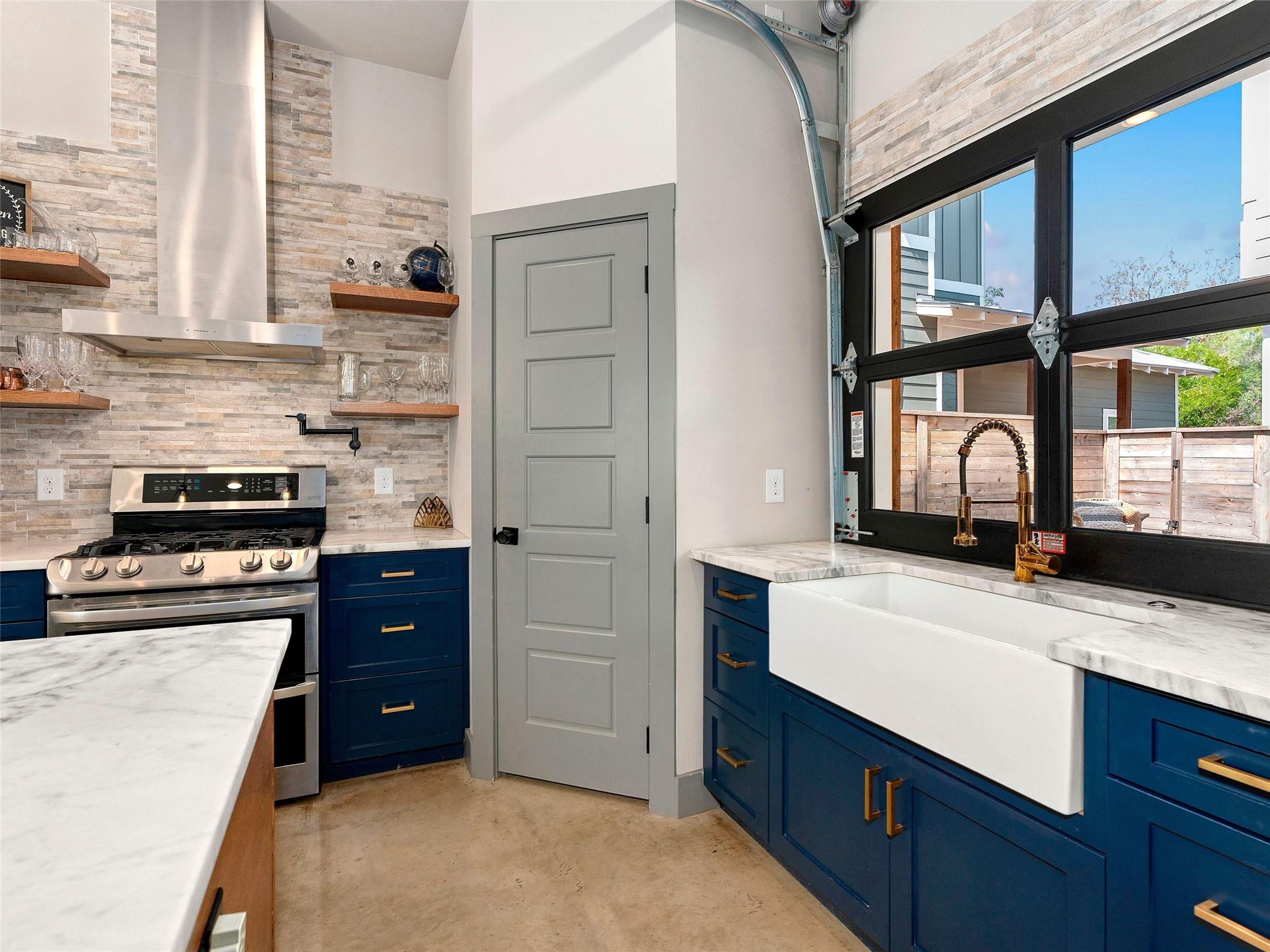 1136 Hauptstrasse, New Braunfels, TX 78130