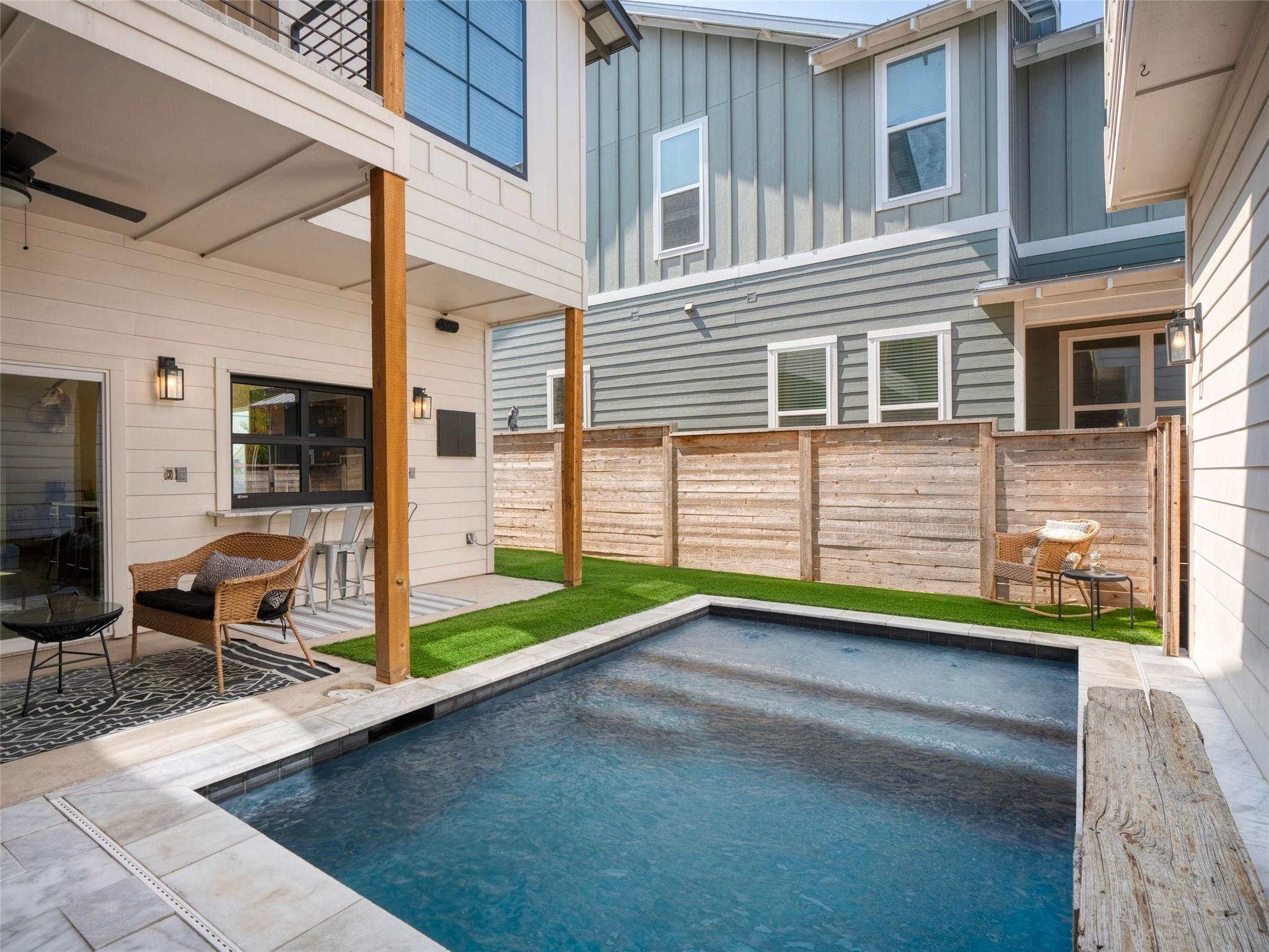 1136 Hauptstrasse, New Braunfels, TX 78130