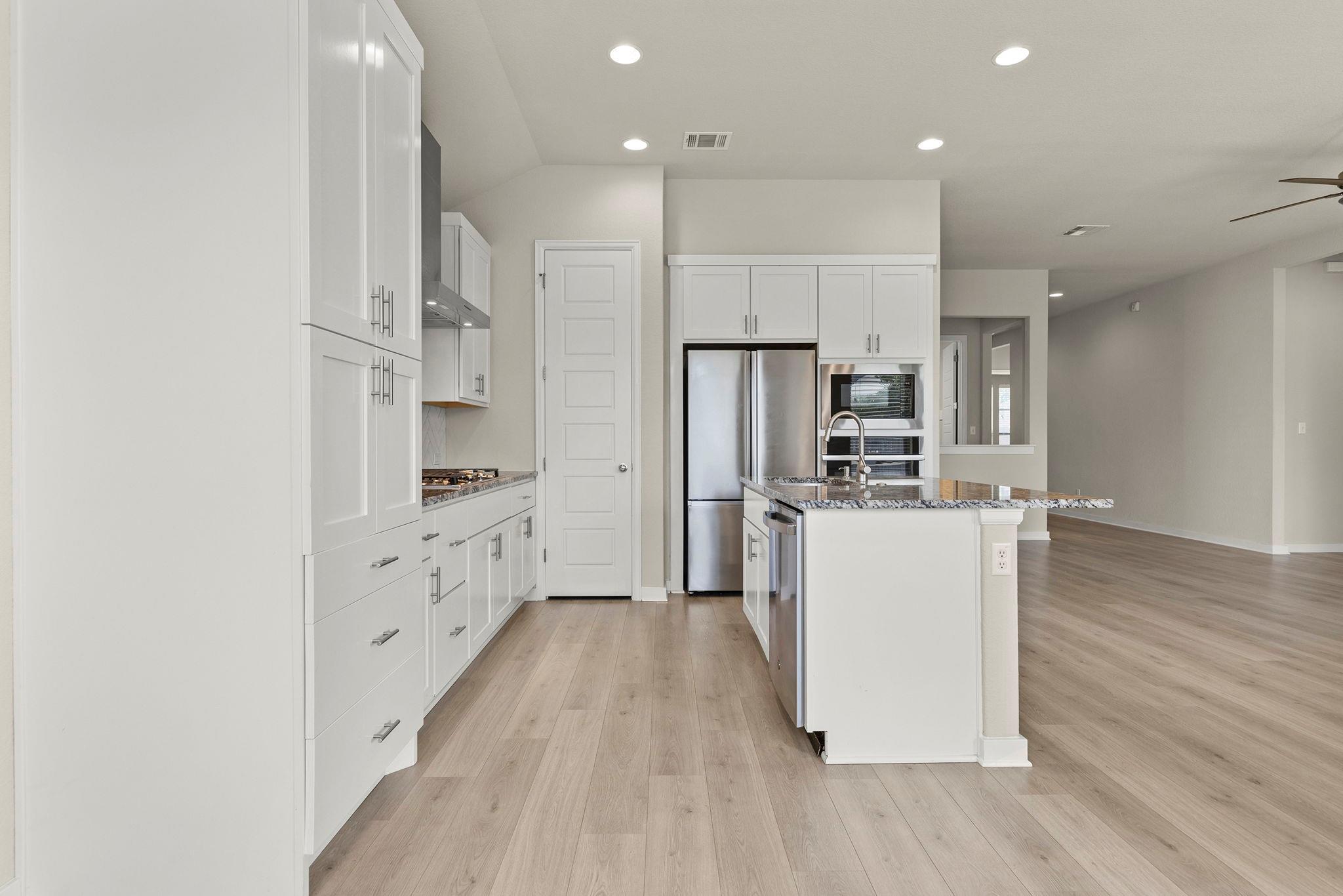 825 Whitetail Dr, Round Rock, TX 78681