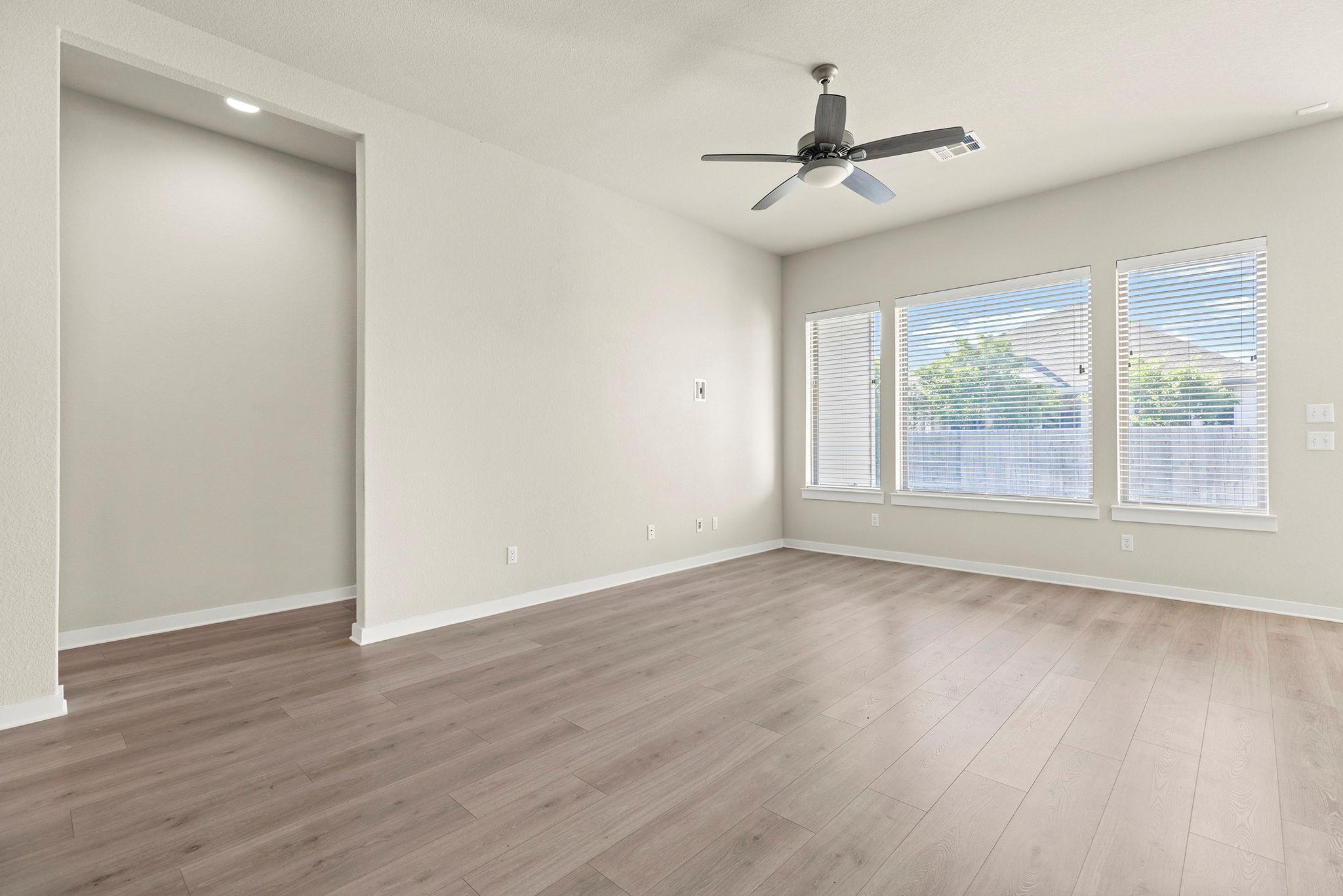 825 Whitetail Dr, Round Rock, TX 78681