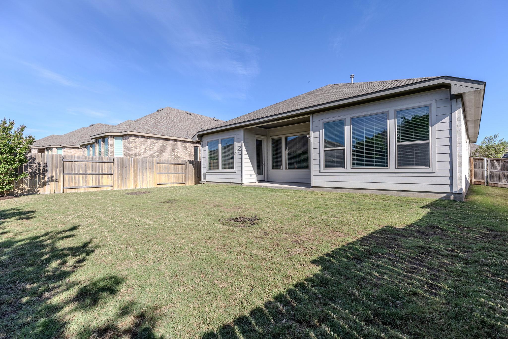 825 Whitetail Dr, Round Rock, TX 78681