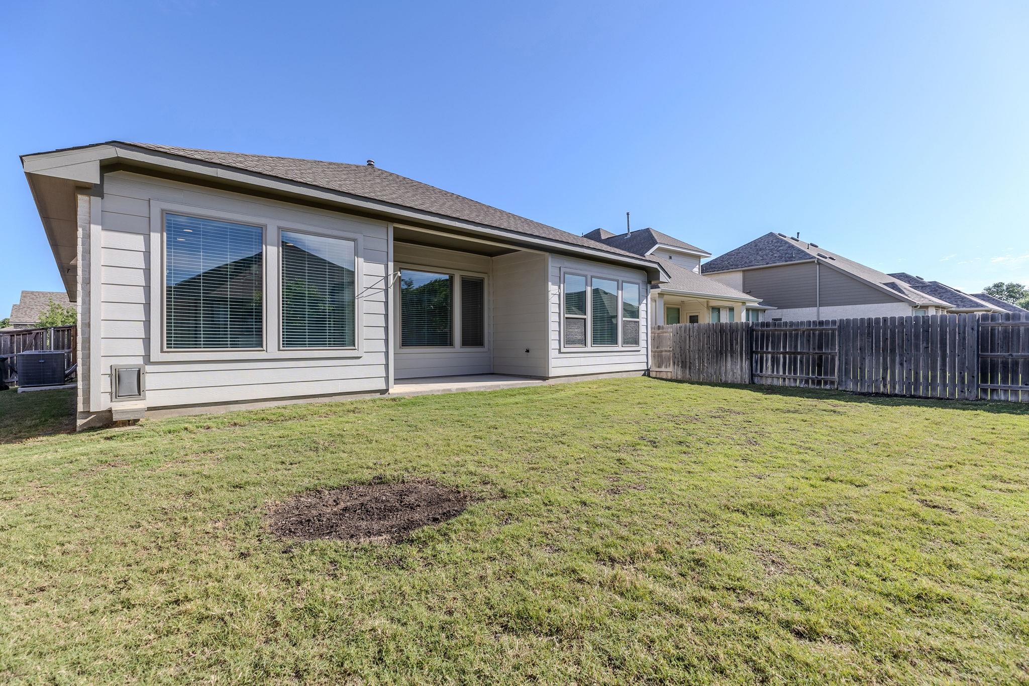 825 Whitetail Dr, Round Rock, TX 78681