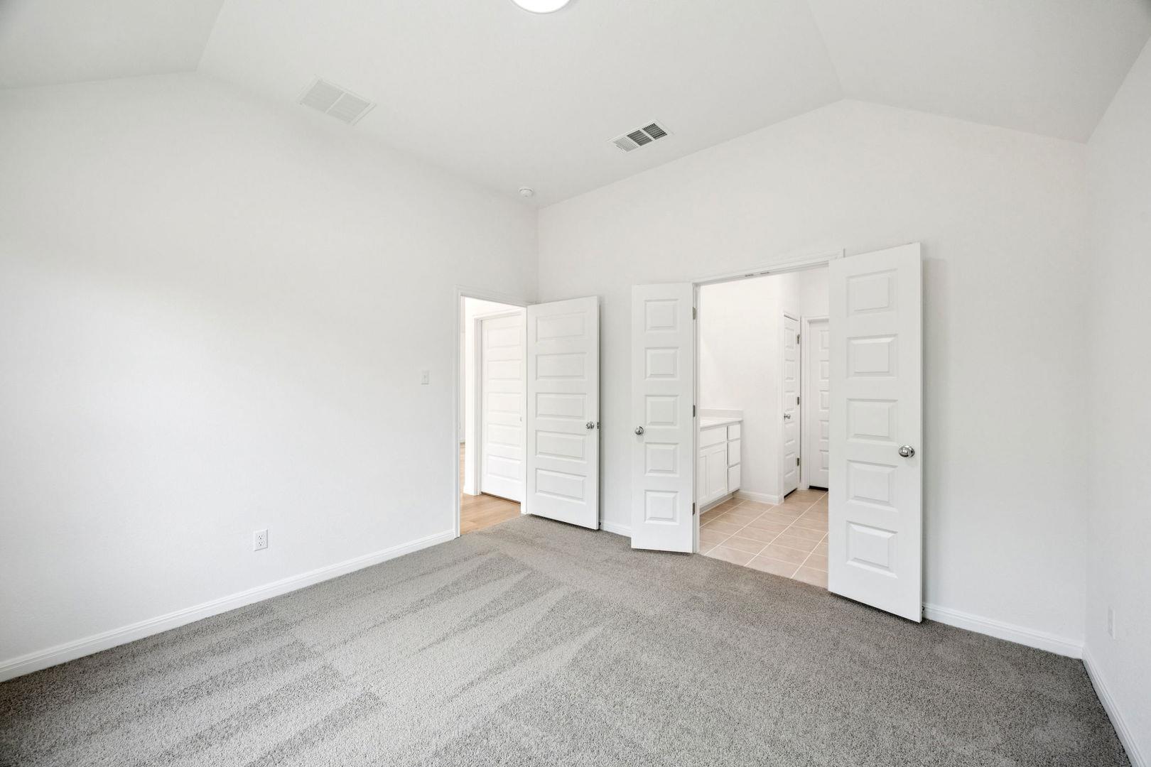 176 Hornet St, Elgin, TX 78621