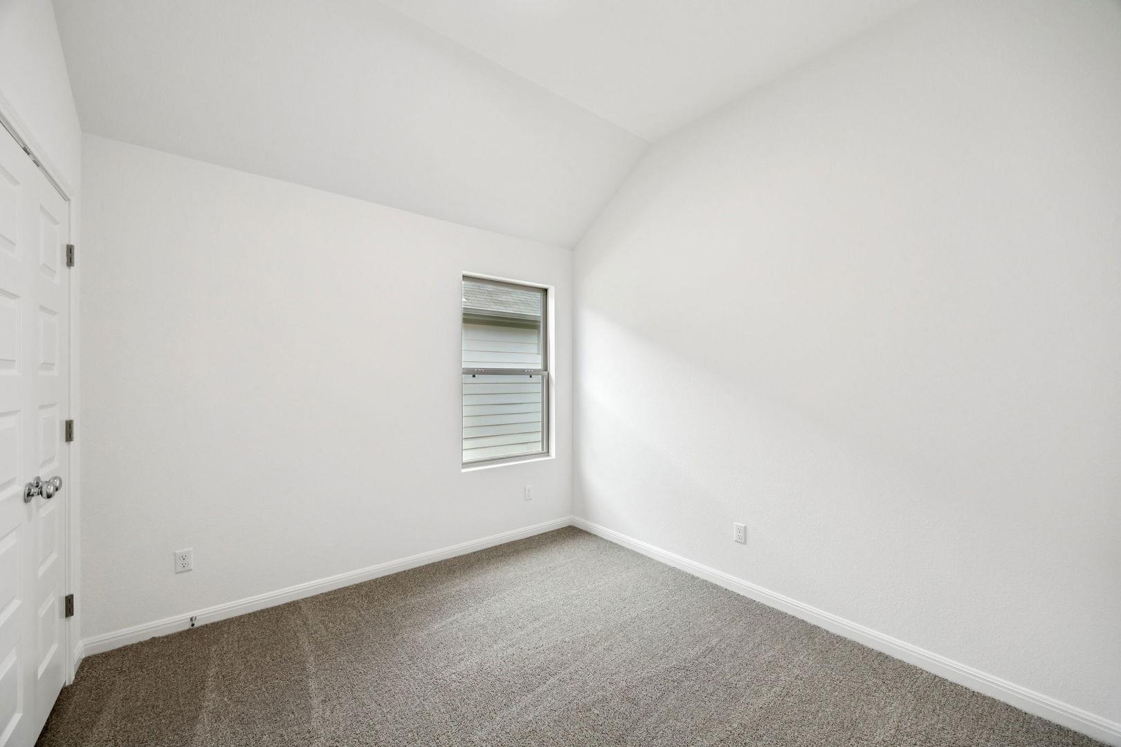 176 Hornet St, Elgin, TX 78621