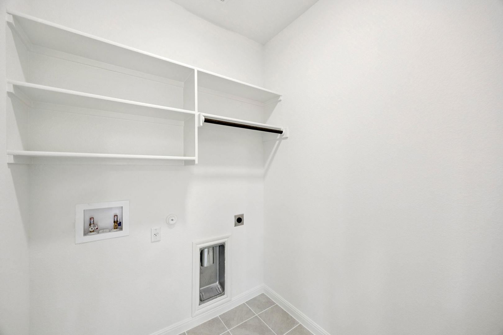 176 Hornet St, Elgin, TX 78621