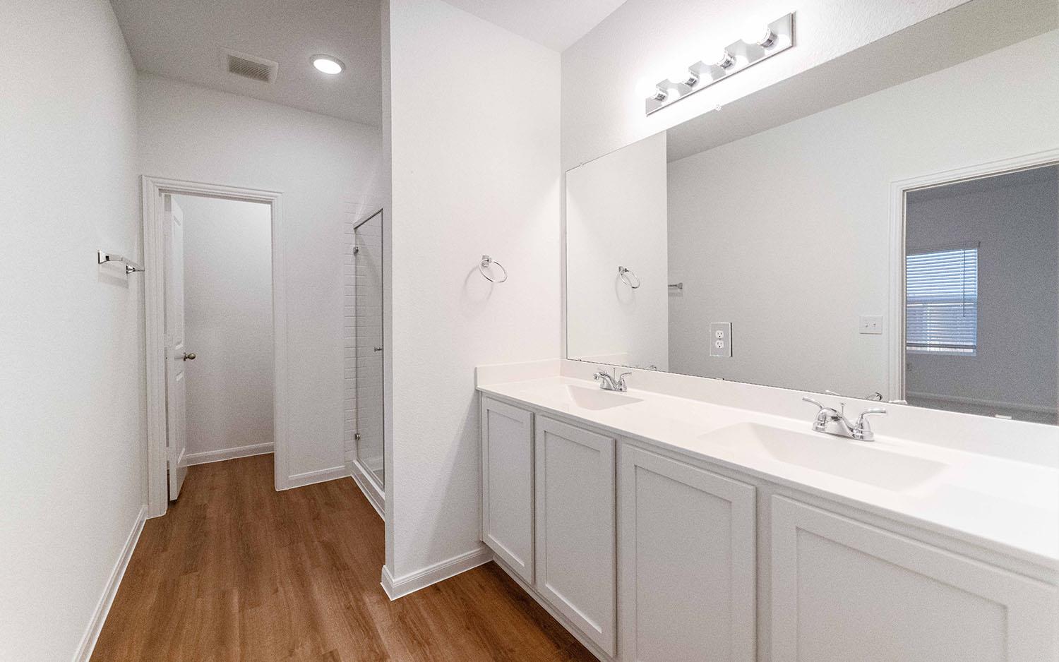 215 Tokalaun Dr, Hutto, TX 78634