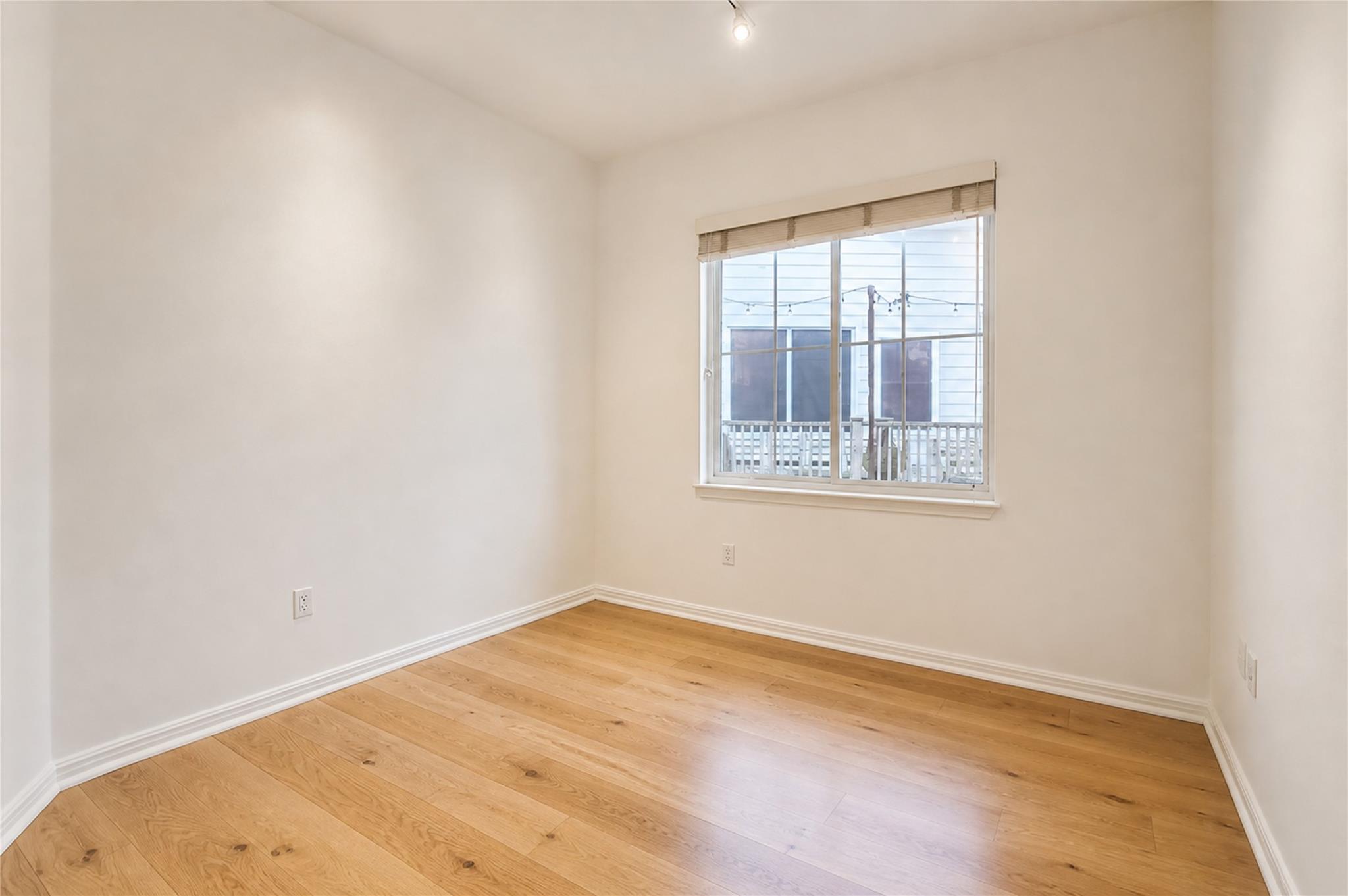 1011 Brodie St # 32, Austin, TX 78704