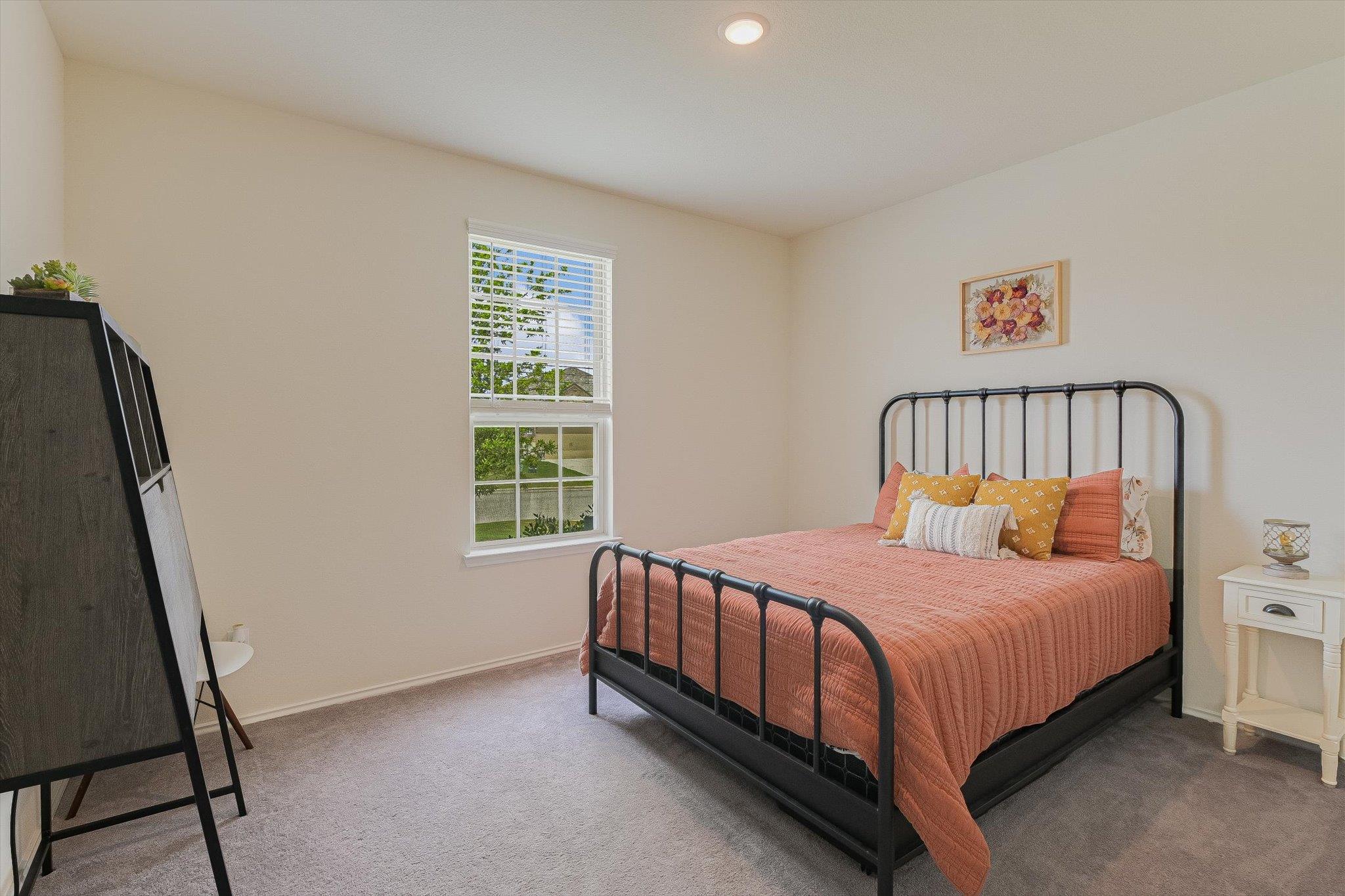 1915 T H Johnson Dr, Taylor, TX 76574