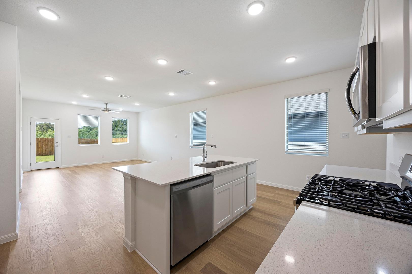 184 Hornet St, Elgin, TX 78621