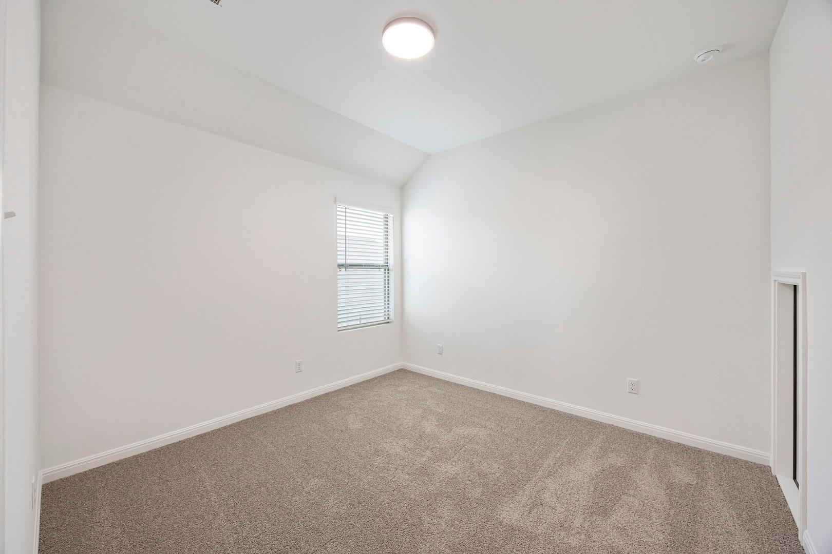 184 Hornet St, Elgin, TX 78621