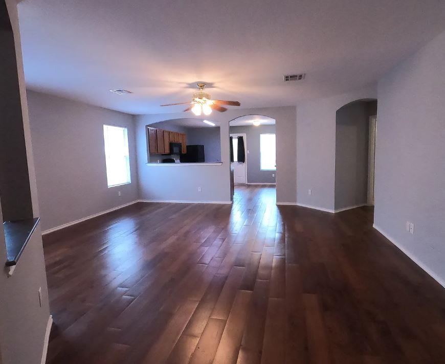 103 Easy St, Hutto, TX 78634