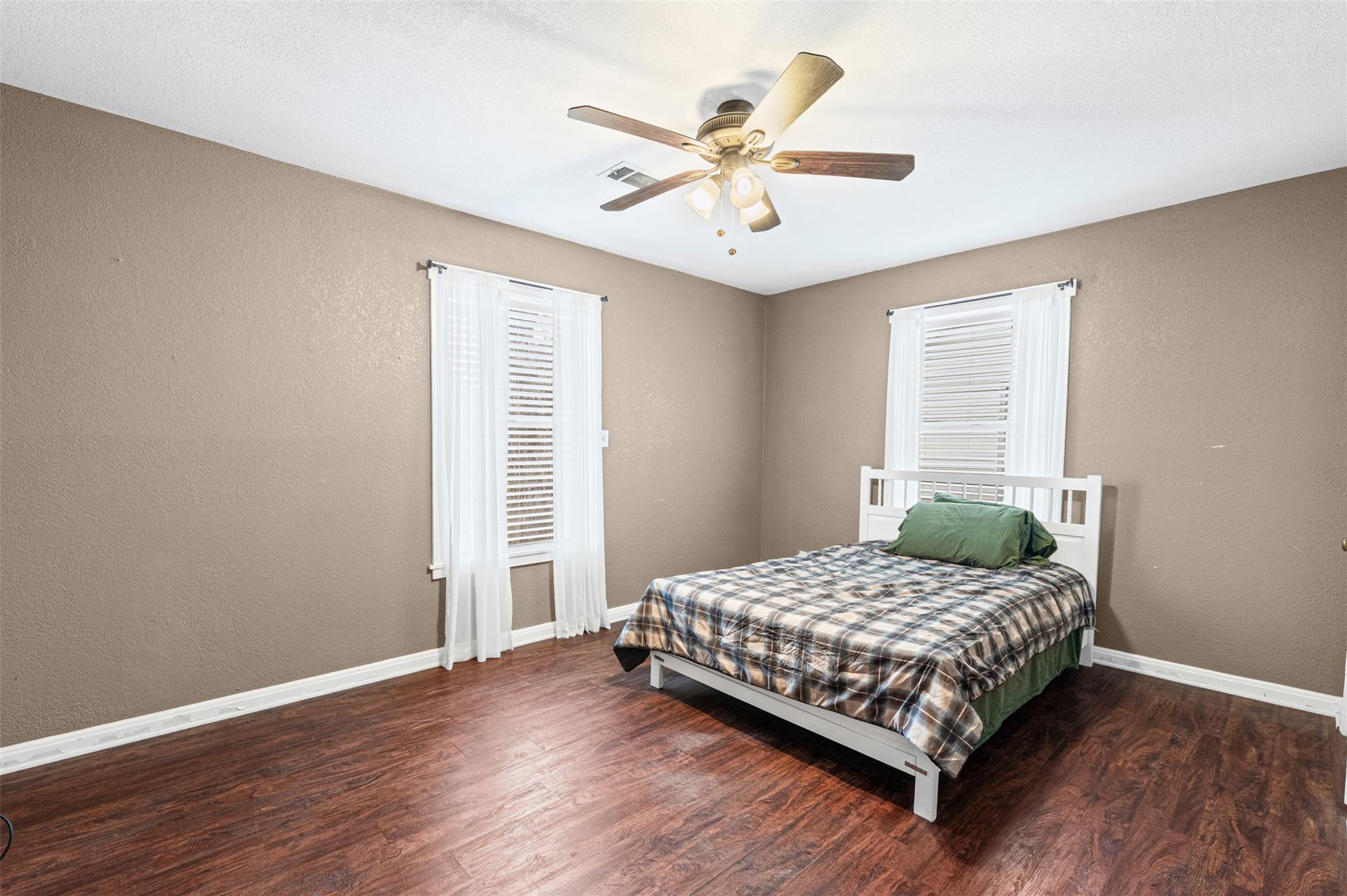 1507 N Cleveland Ave, Cameron, TX 76520