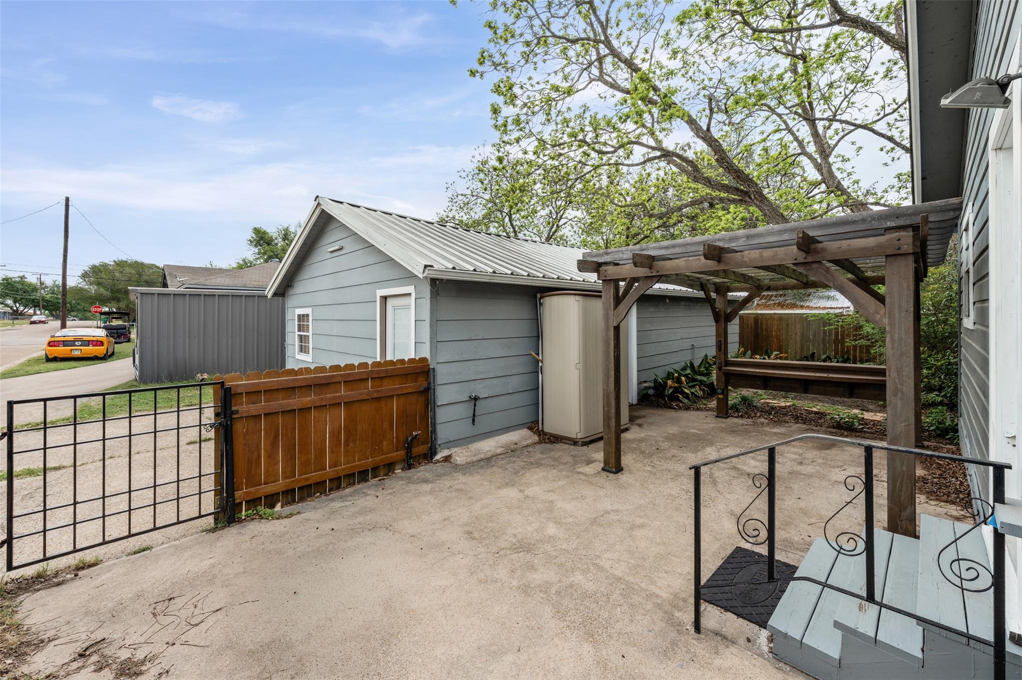 1507 N Cleveland Ave, Cameron, TX 76520