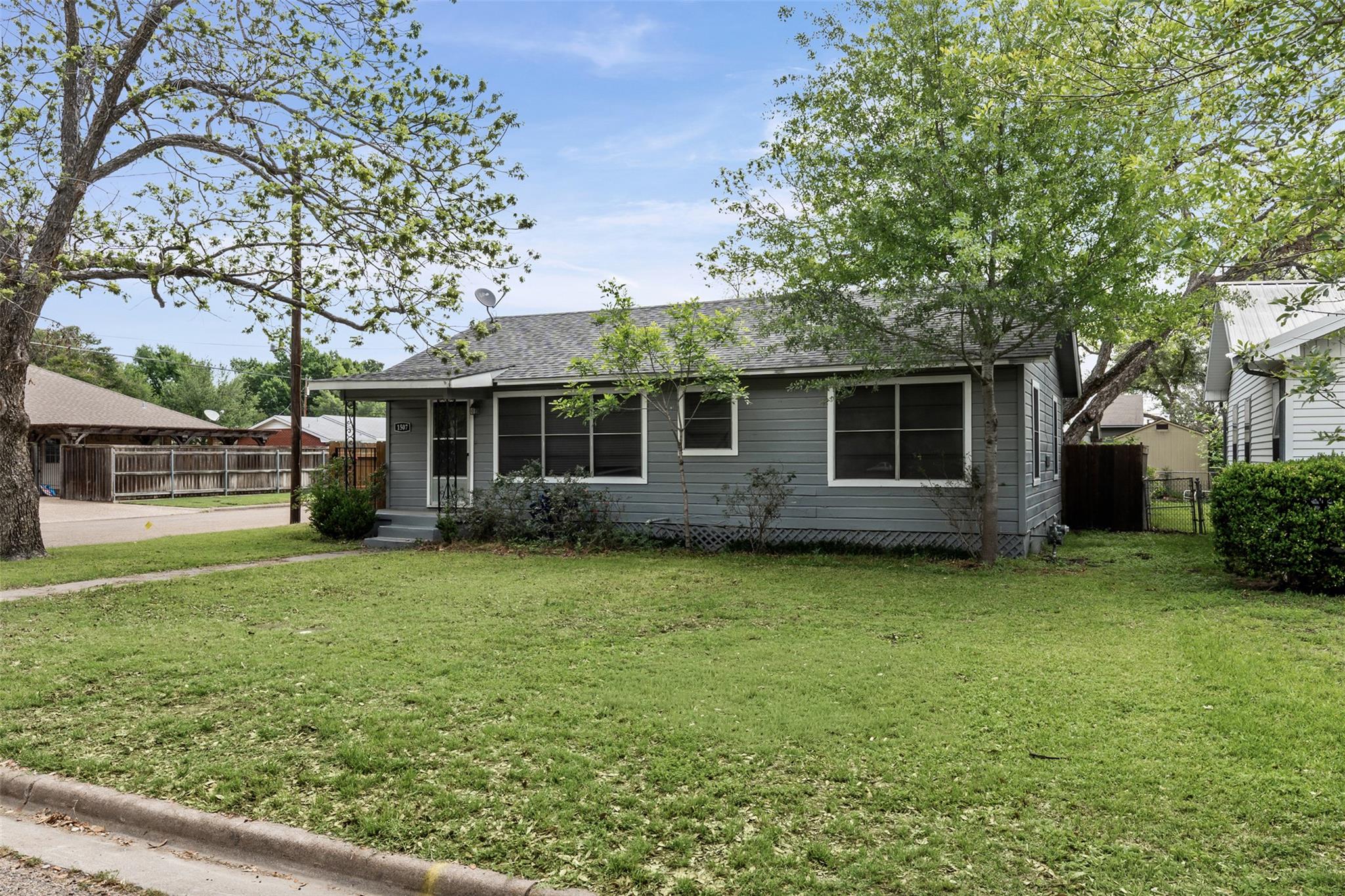 1507 N Cleveland Ave, Cameron, TX 76520