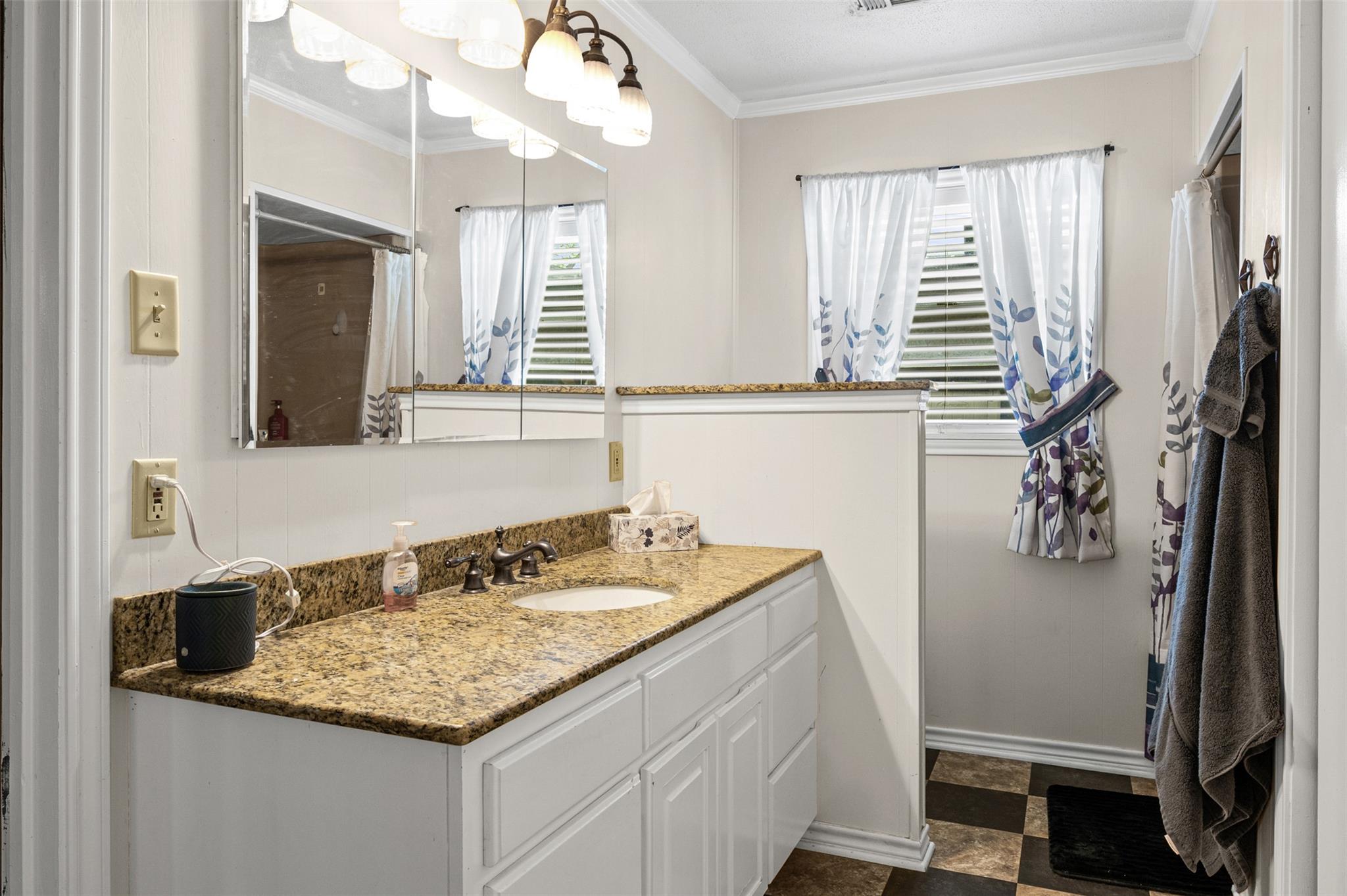 1507 N Cleveland Ave, Cameron, TX 76520