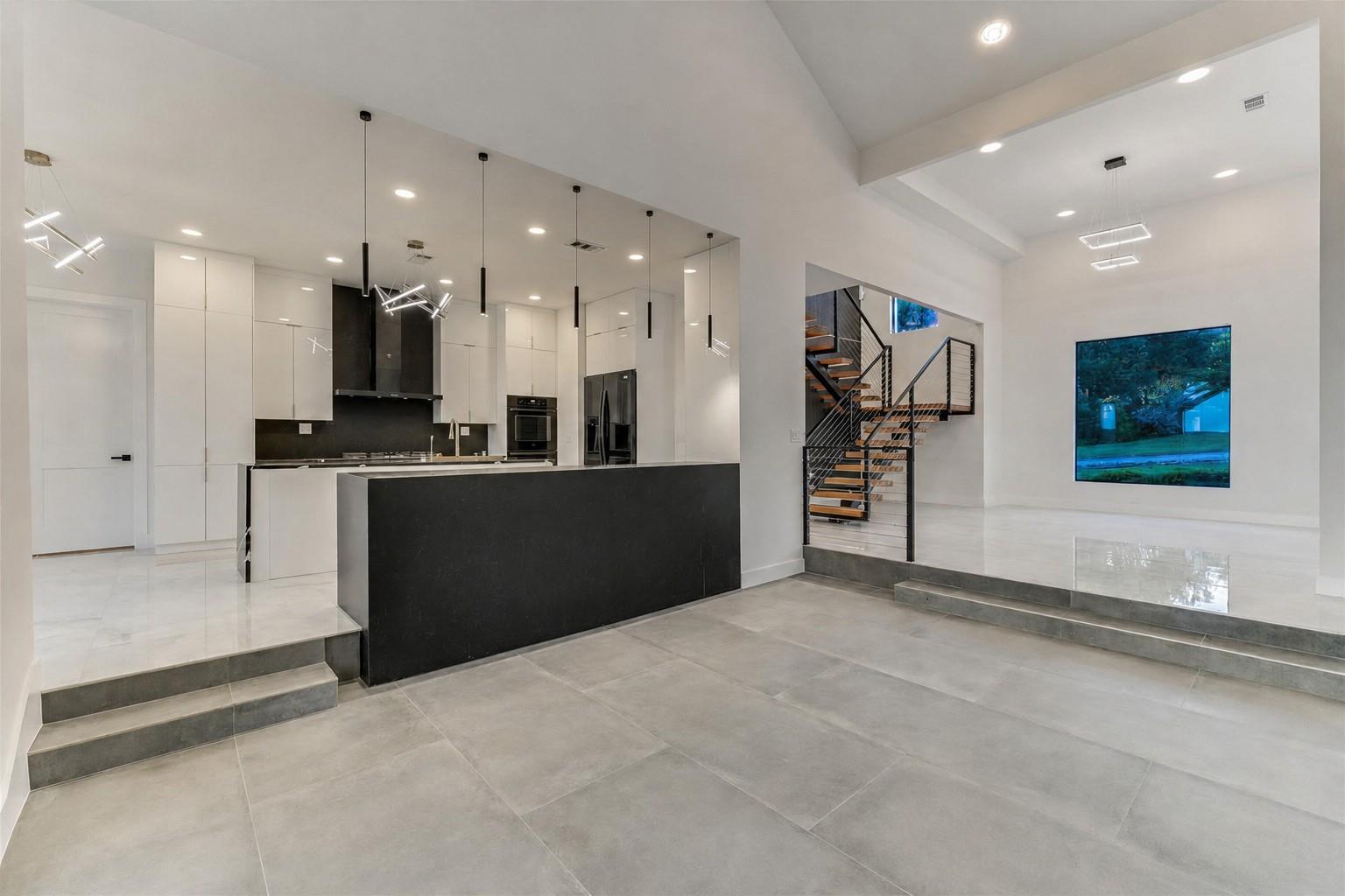 9409 Bell Mountain Dr, Austin, TX 78730