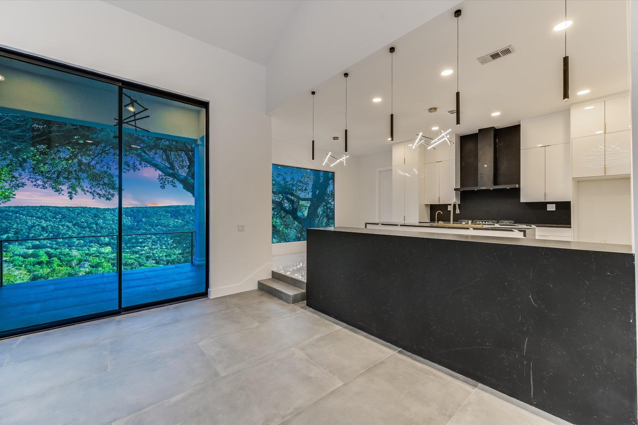 9409 Bell Mountain Dr, Austin, TX 78730