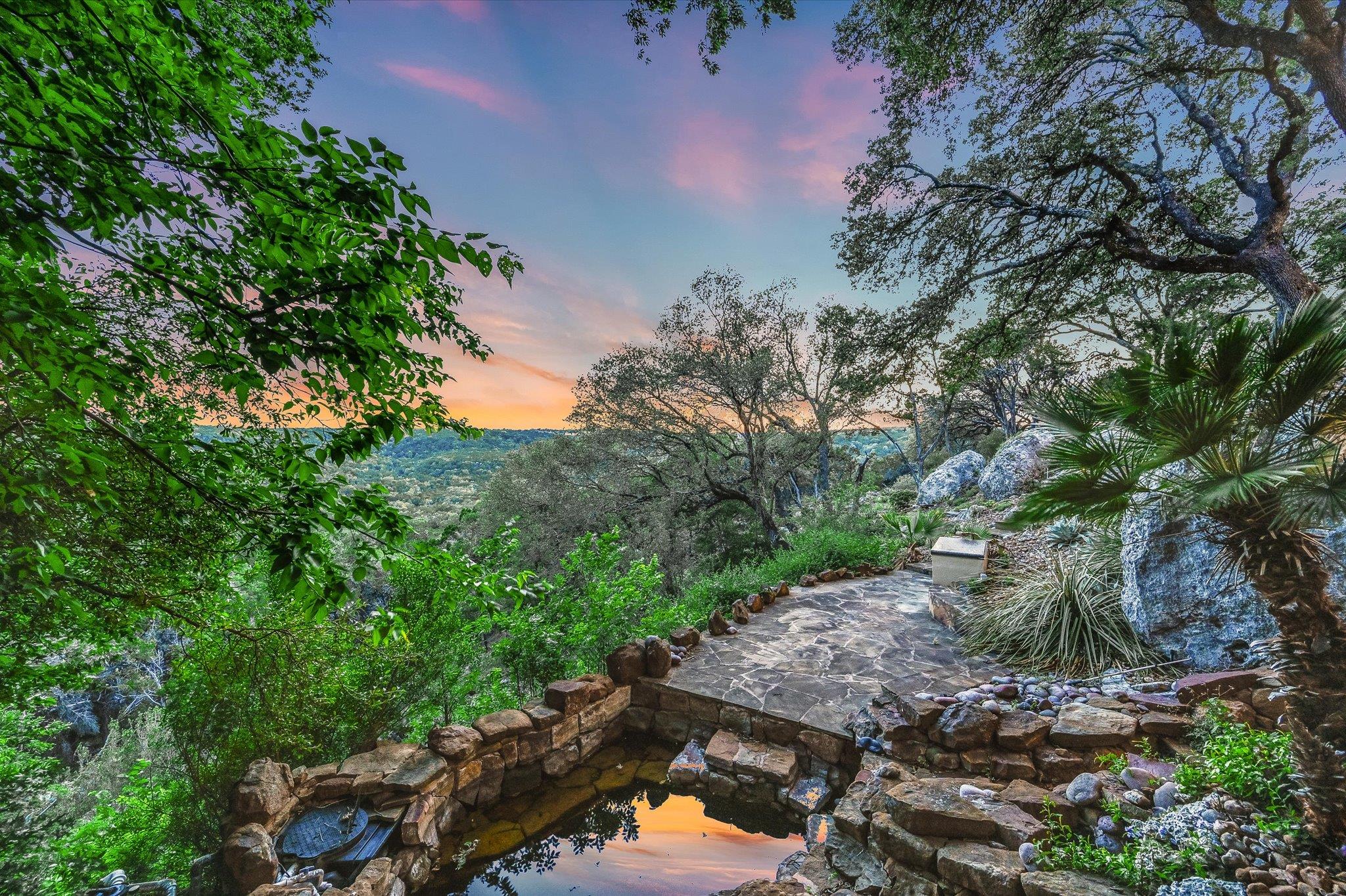 9409 Bell Mountain Dr, Austin, TX 78730