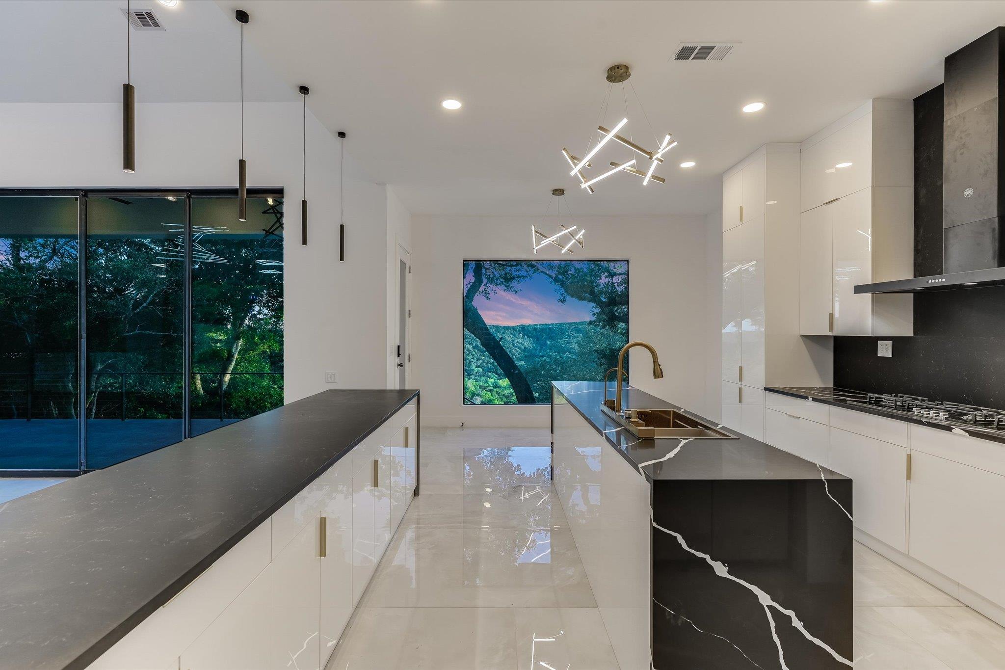 9409 Bell Mountain Dr, Austin, TX 78730