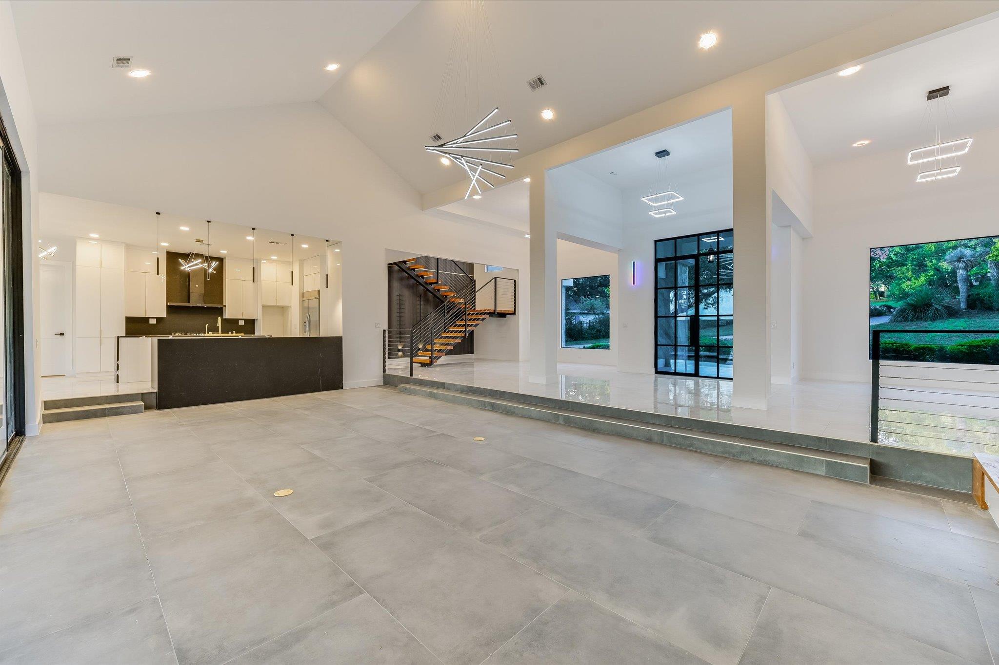 9409 Bell Mountain Dr, Austin, TX 78730