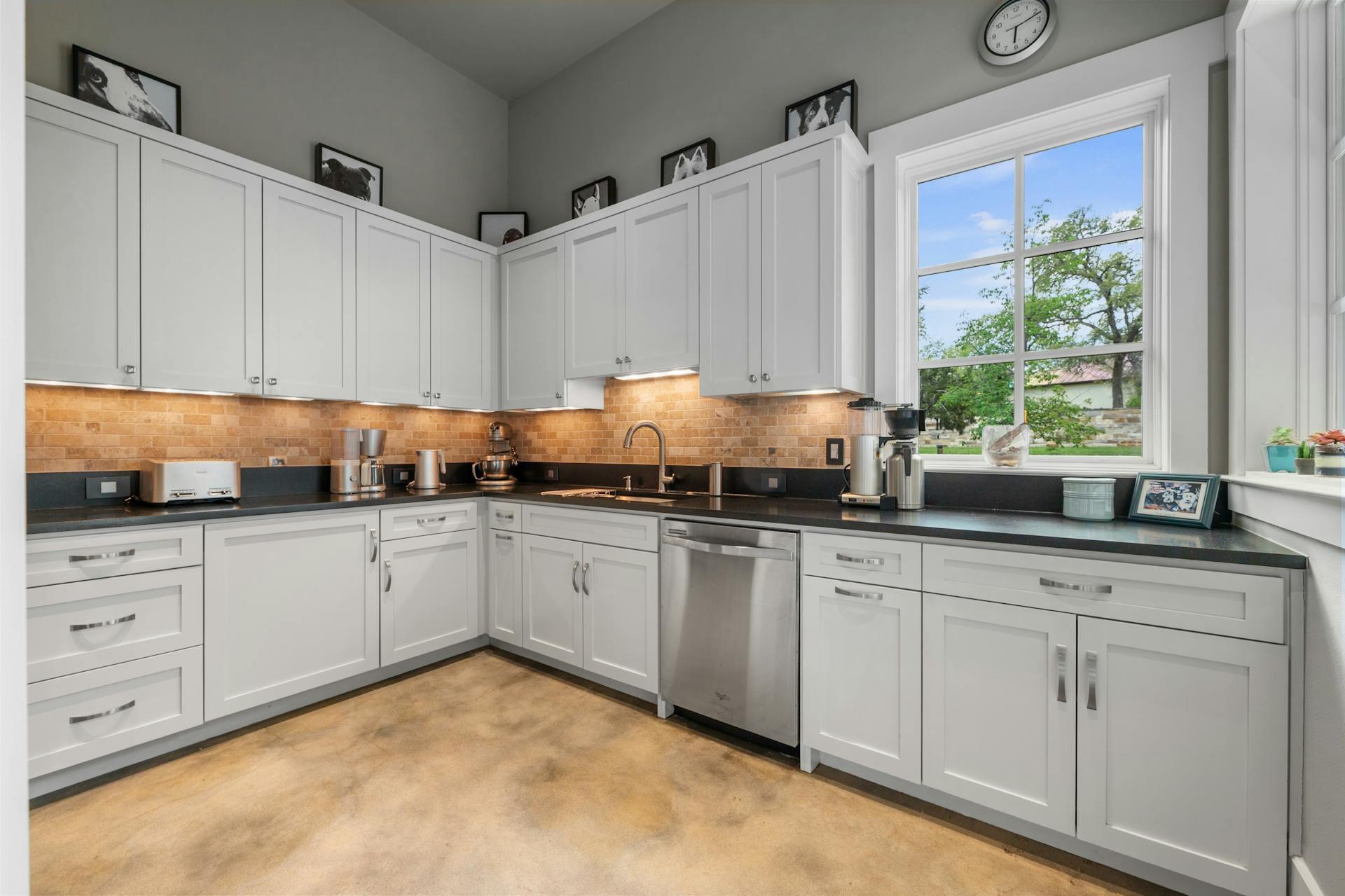 1330 Ranchers Club Ln, Driftwood, TX 78619