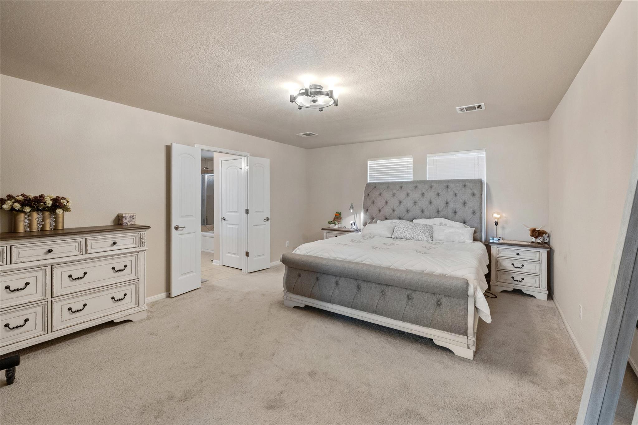 209 Anderson St, Hutto, TX 78634