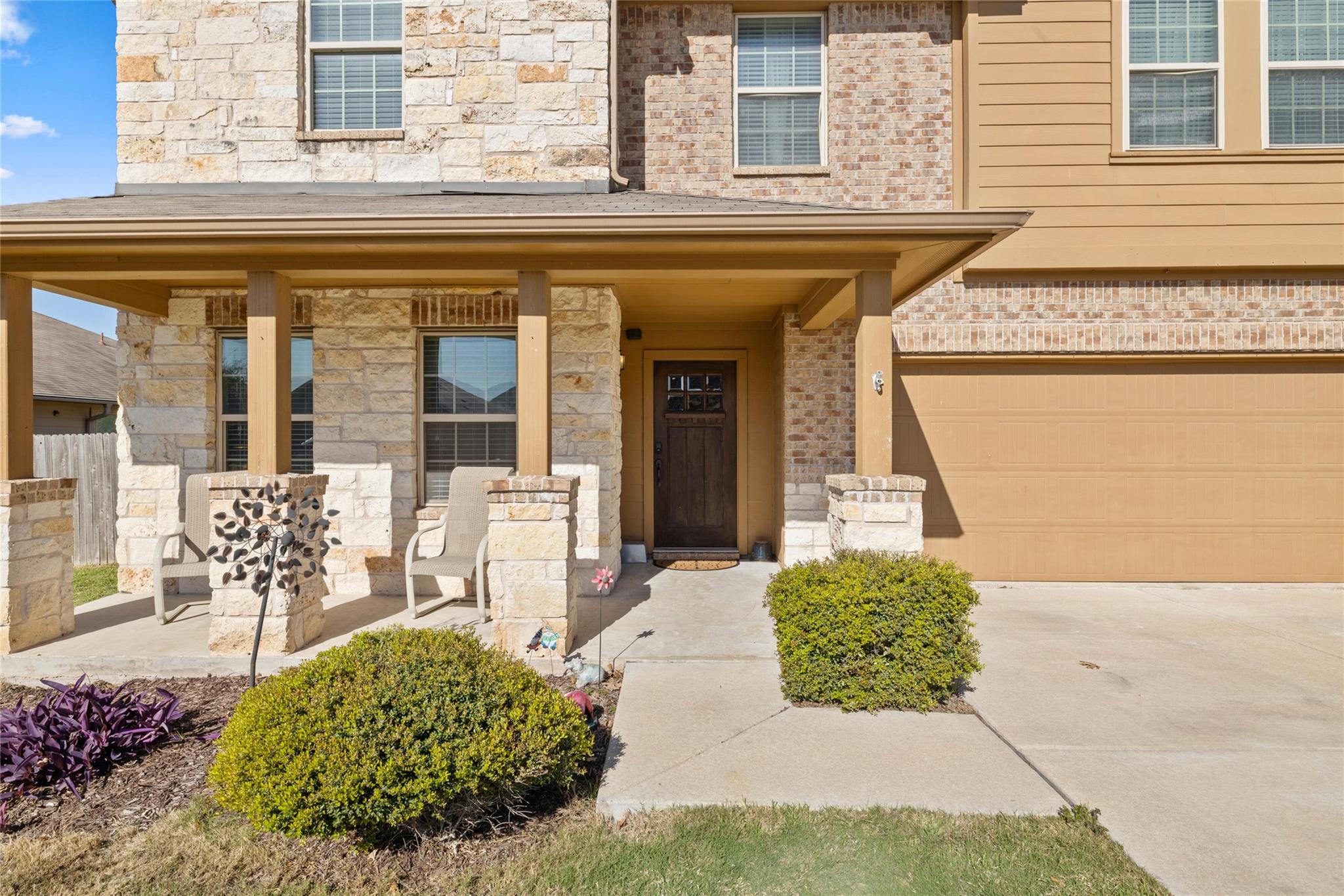 209 Anderson St, Hutto, TX 78634